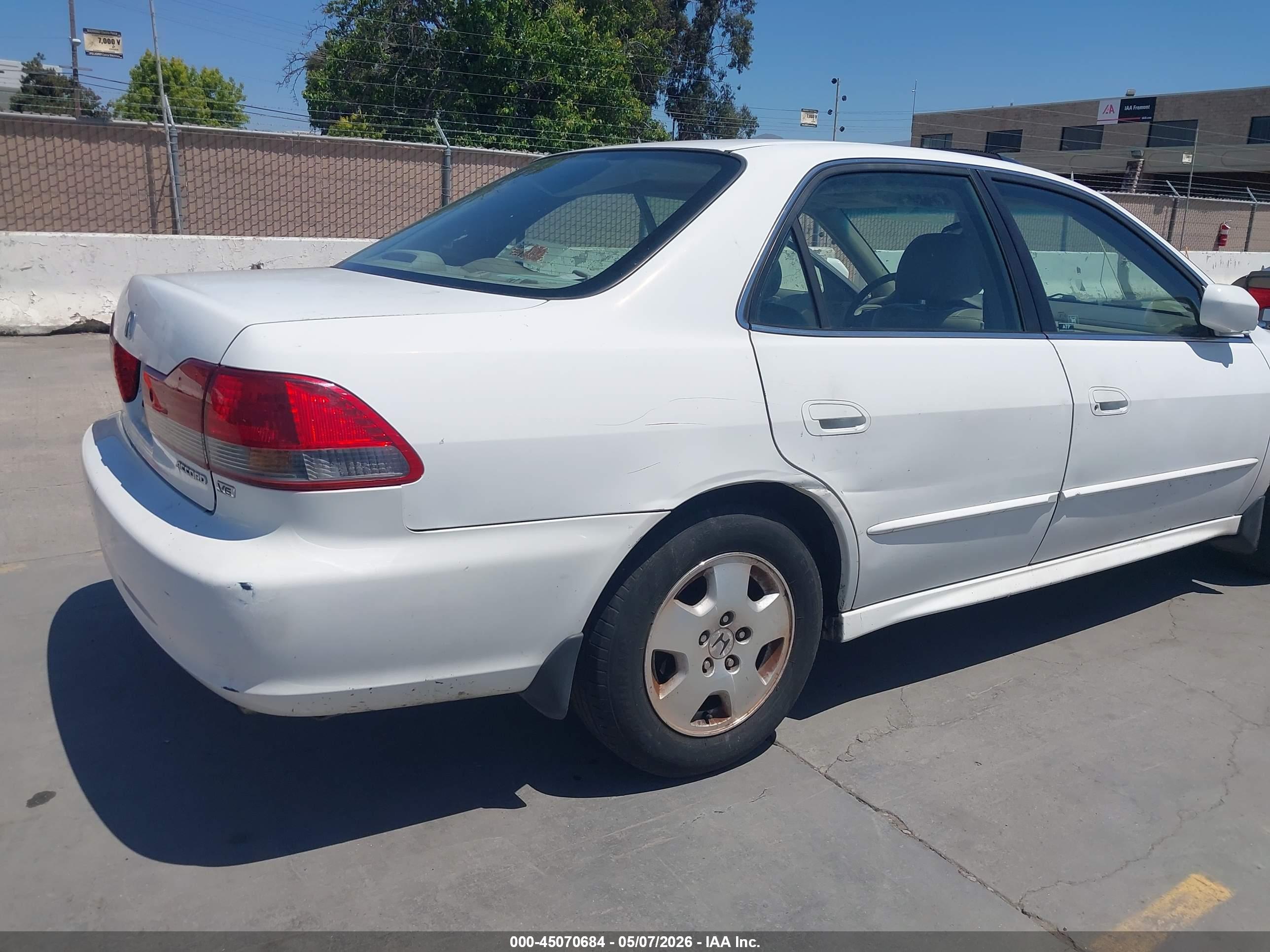 HONDA ACCORD image 6