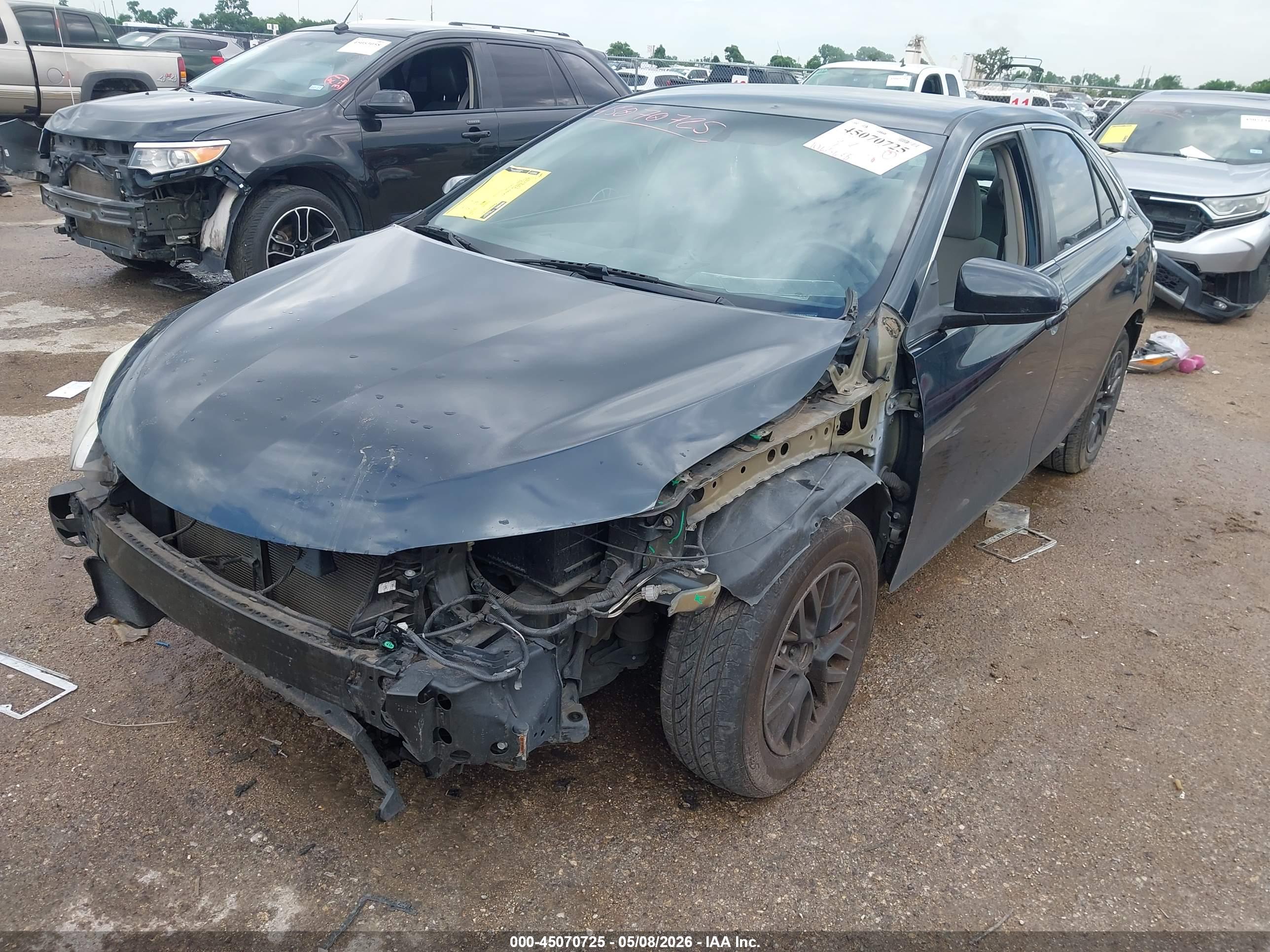 TOYOTA CAMRY image 2