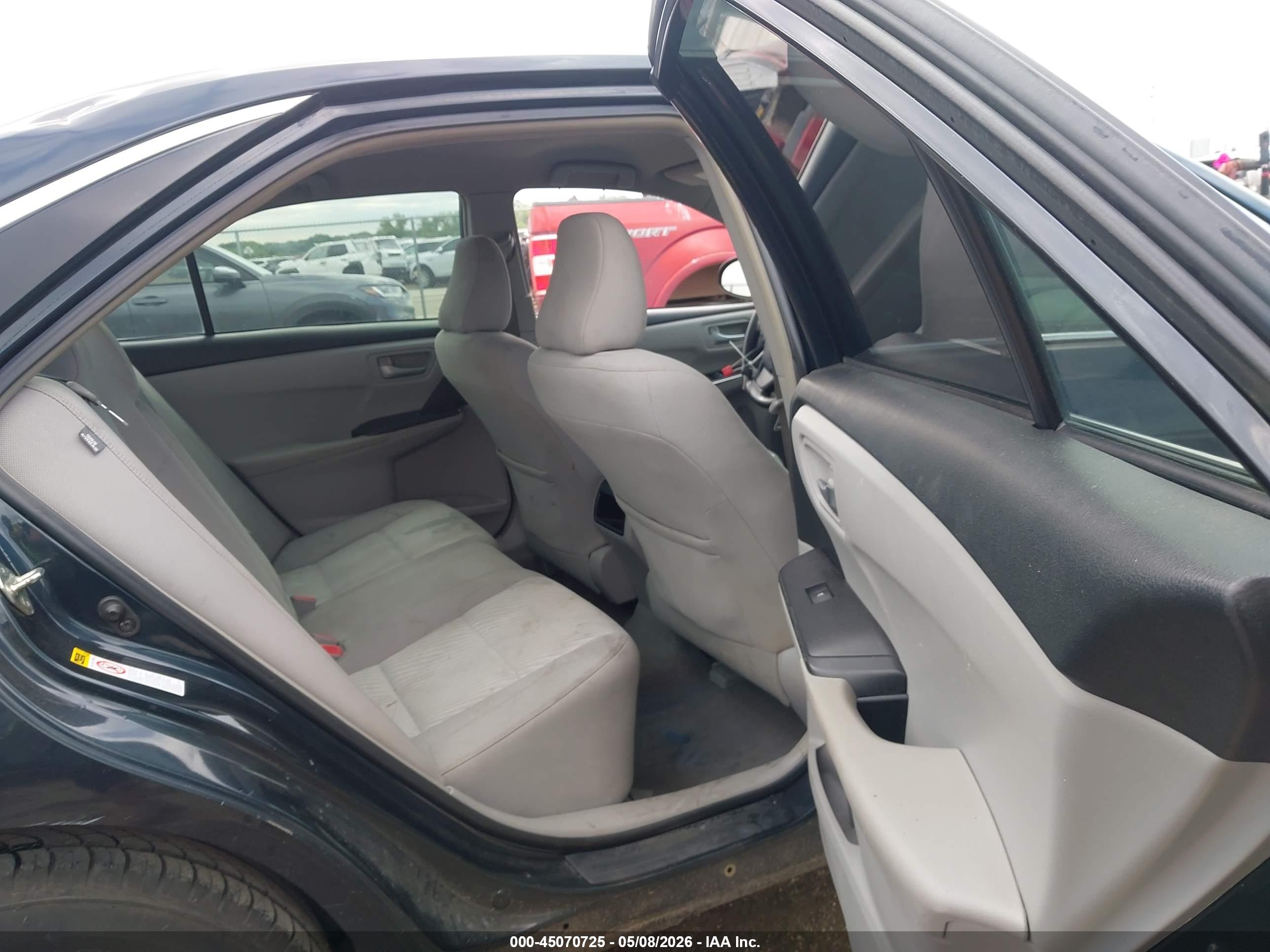 TOYOTA CAMRY image 8
