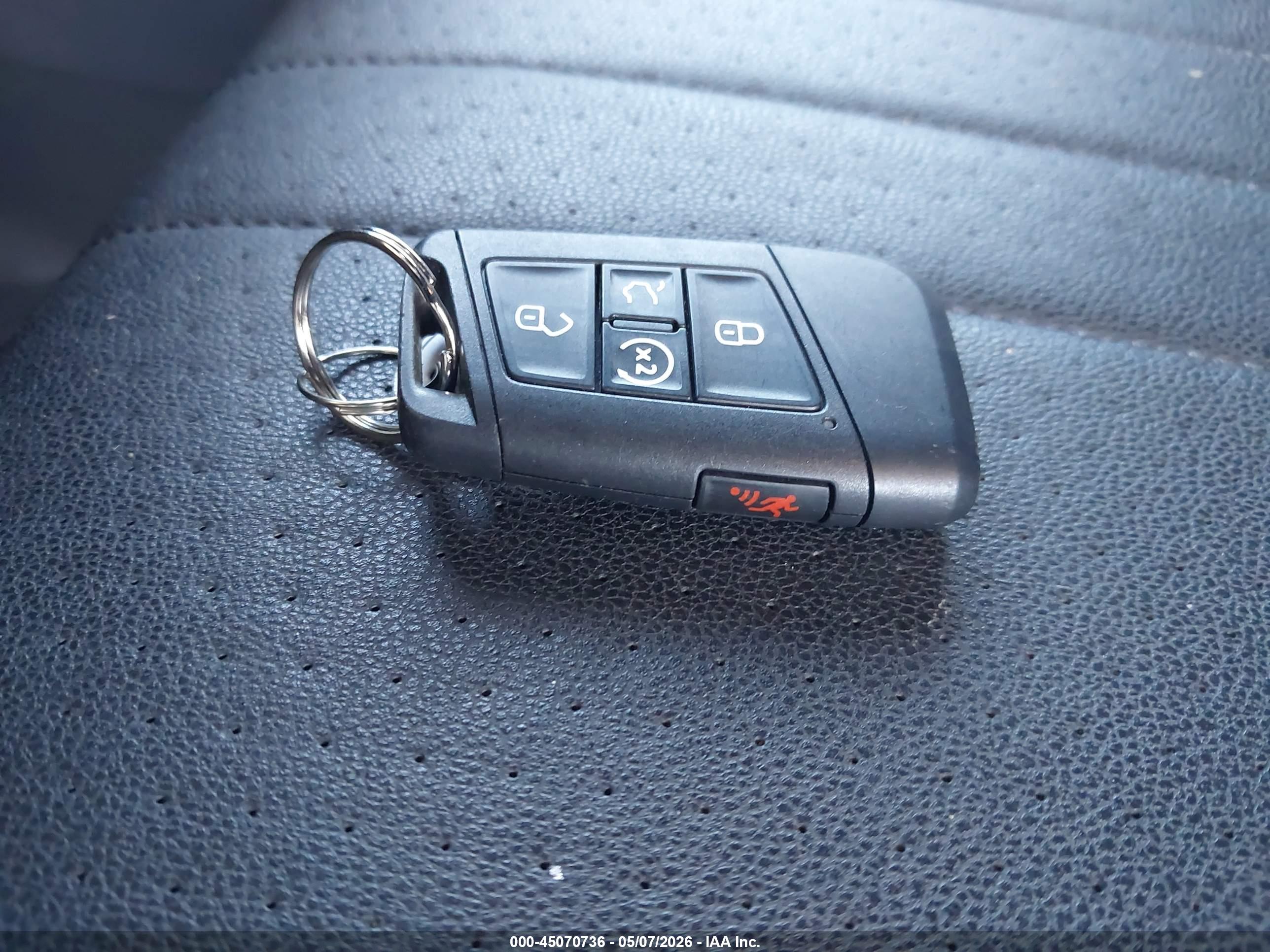 VOLKSWAGEN TIGUAN image 11