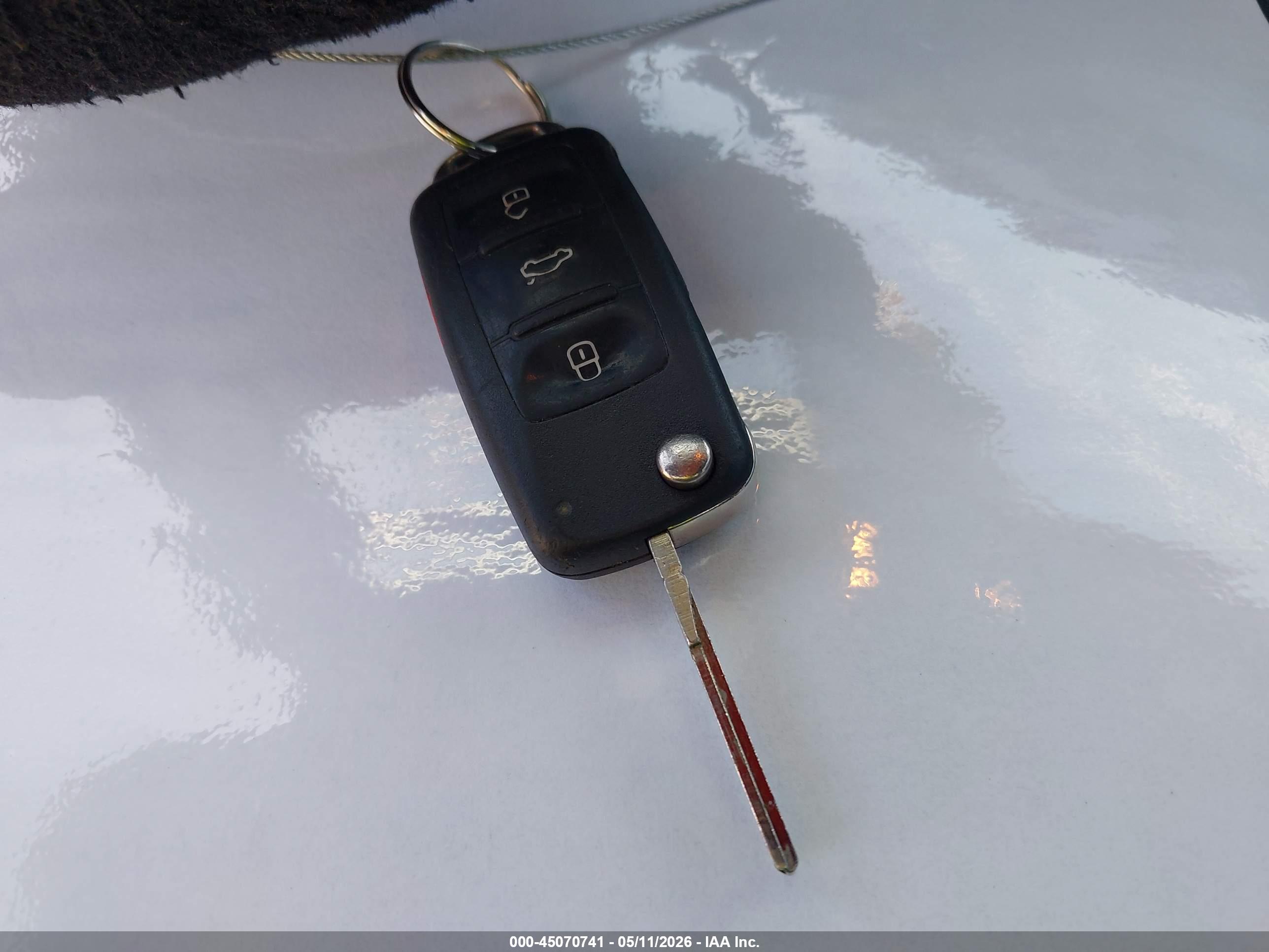 VOLKSWAGEN EOS image 11