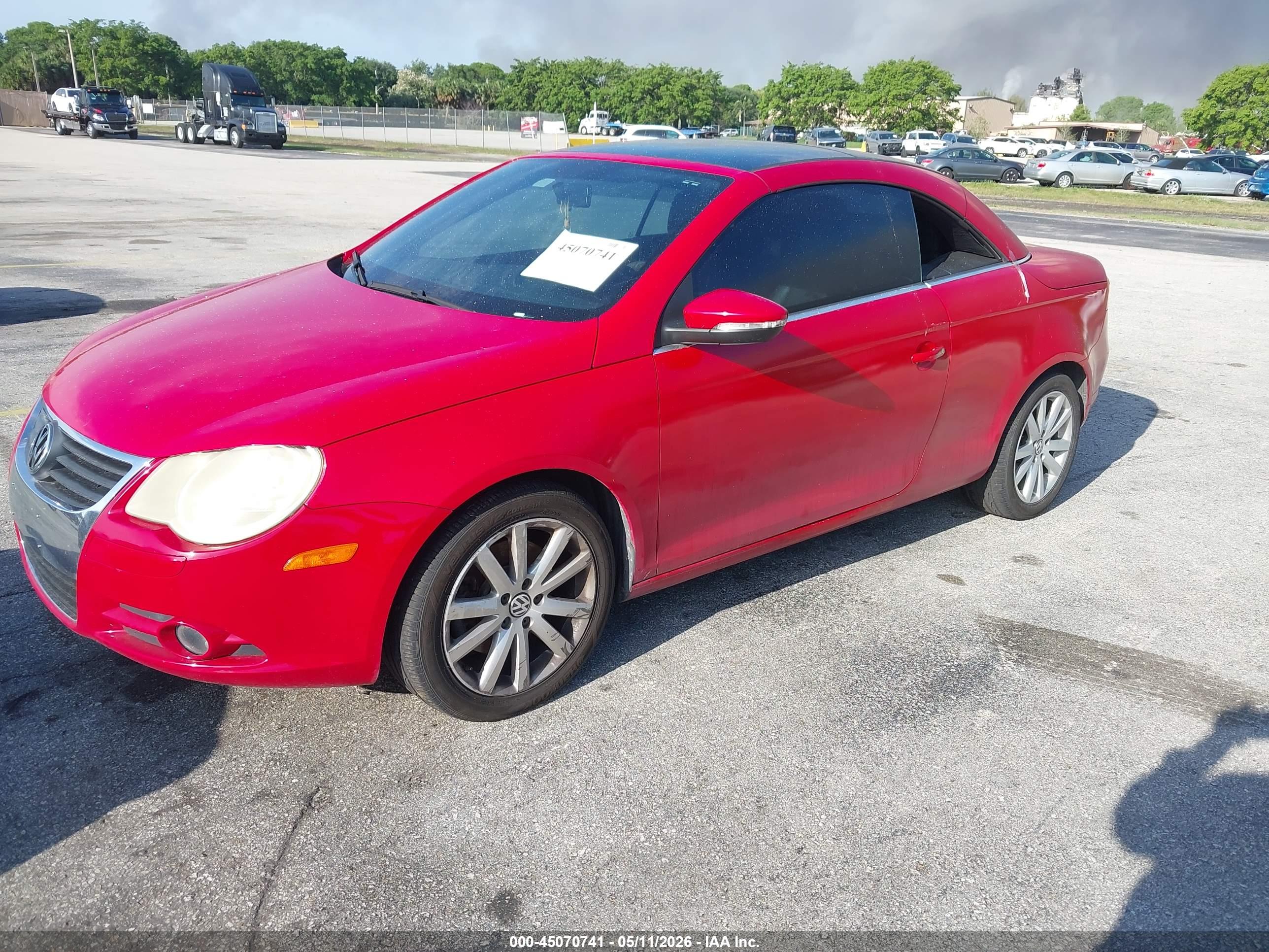 VOLKSWAGEN EOS image 2
