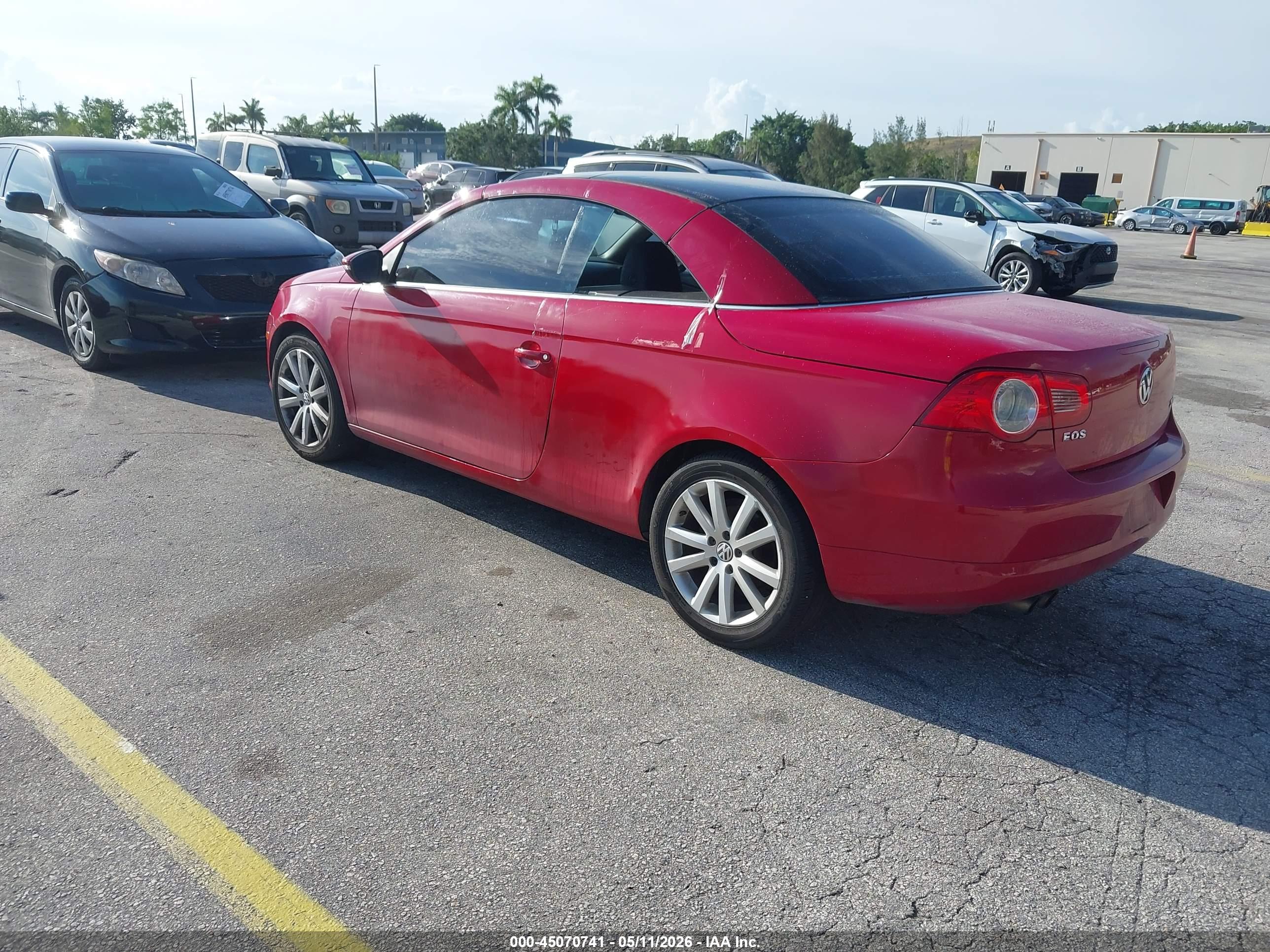 VOLKSWAGEN EOS image 3