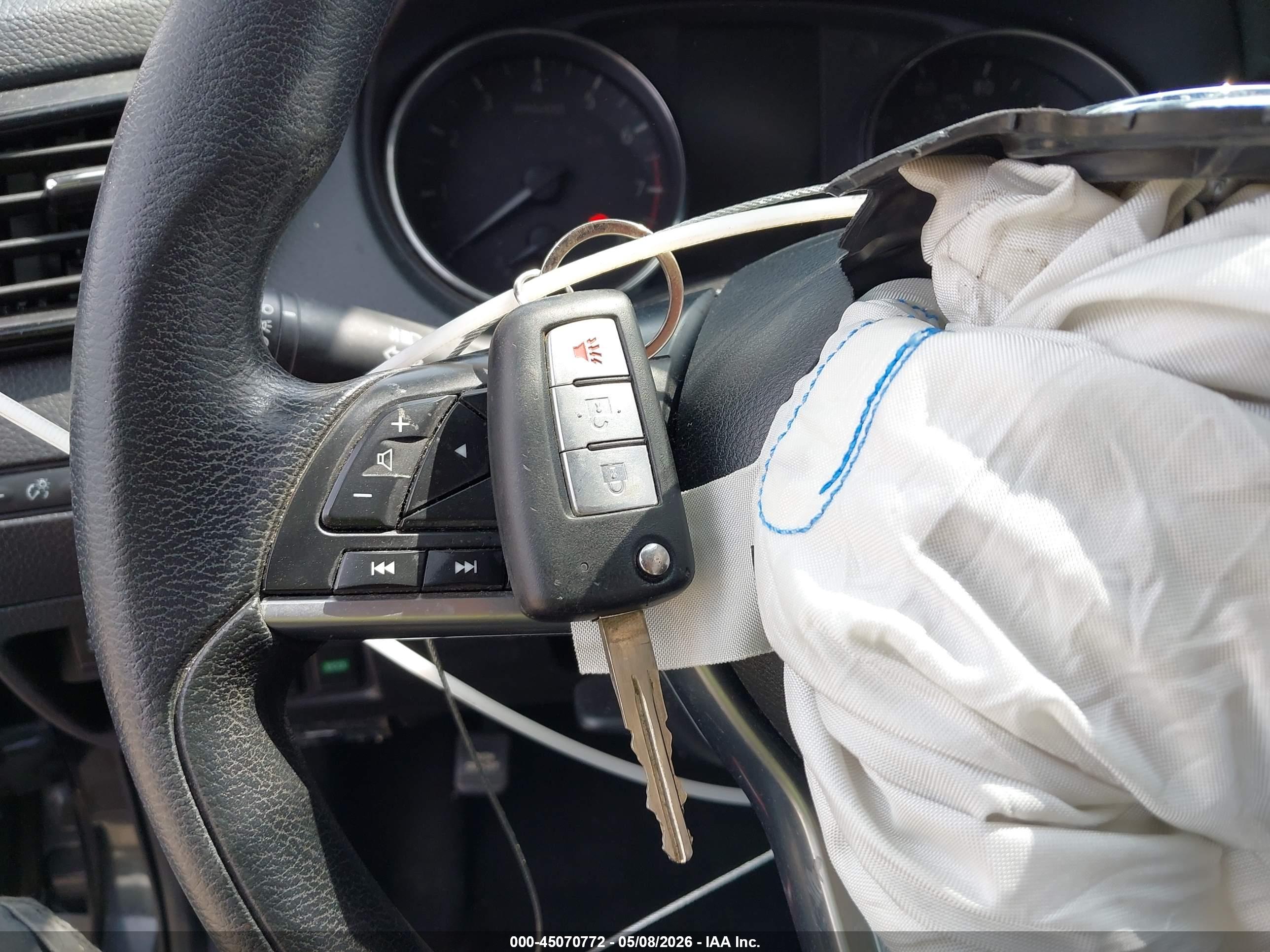 NISSAN ROGUE image 11