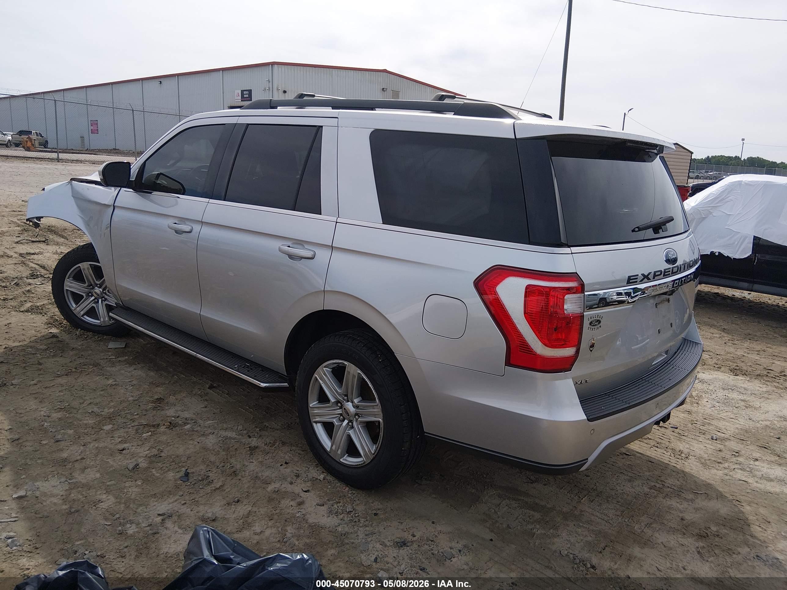 FORD EXPEDITION image 3