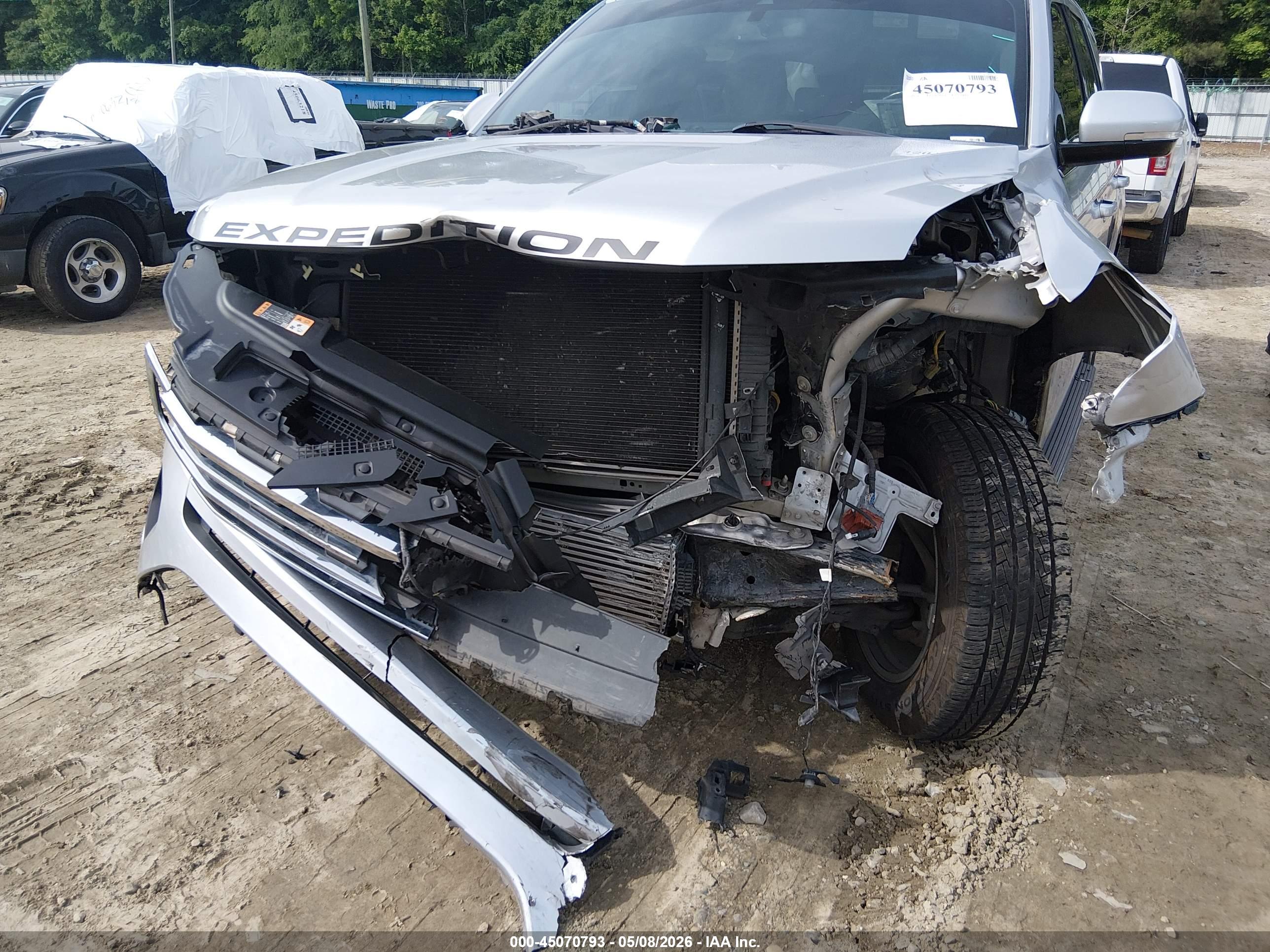 FORD EXPEDITION image 6