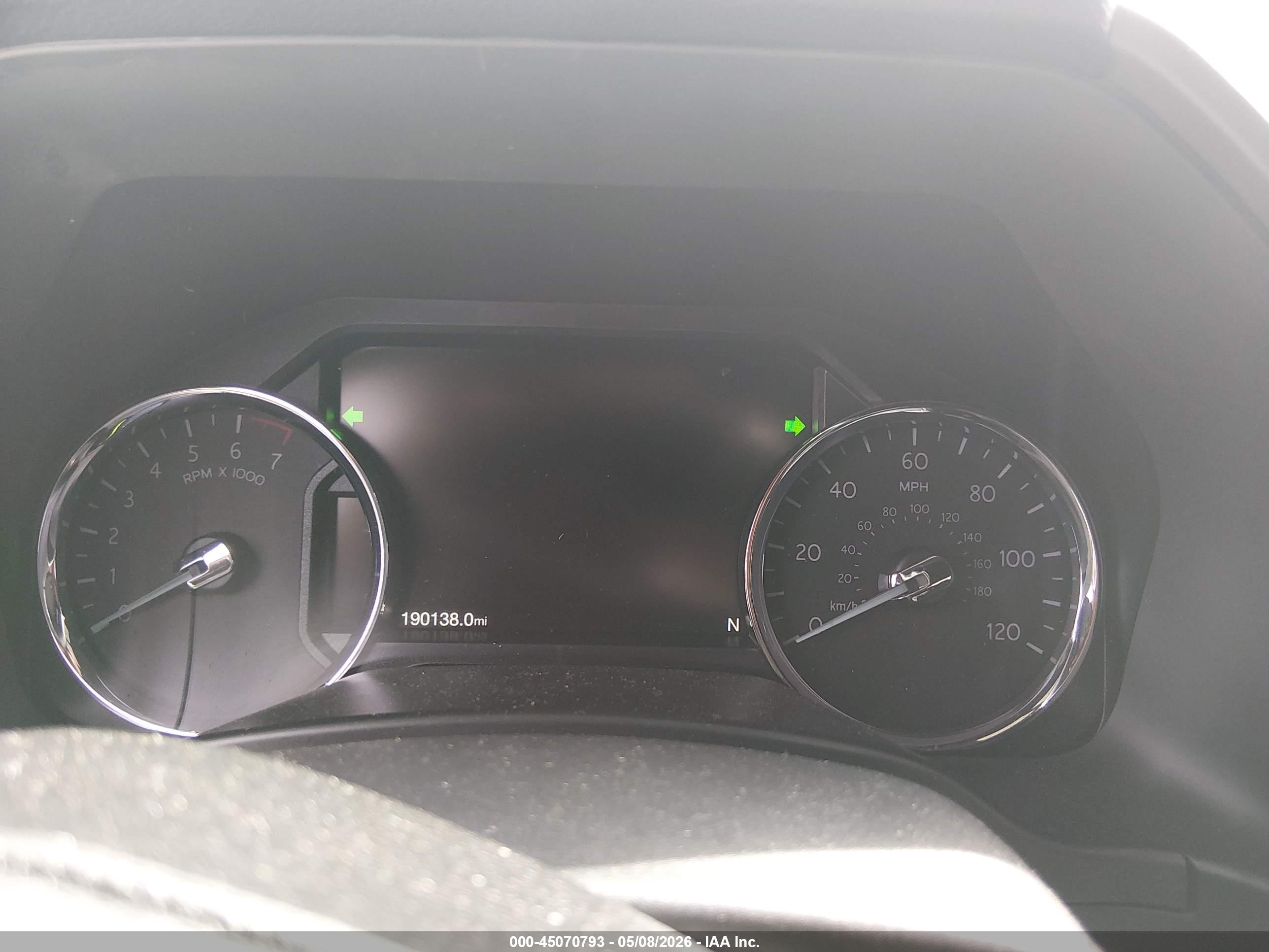 FORD EXPEDITION image 7