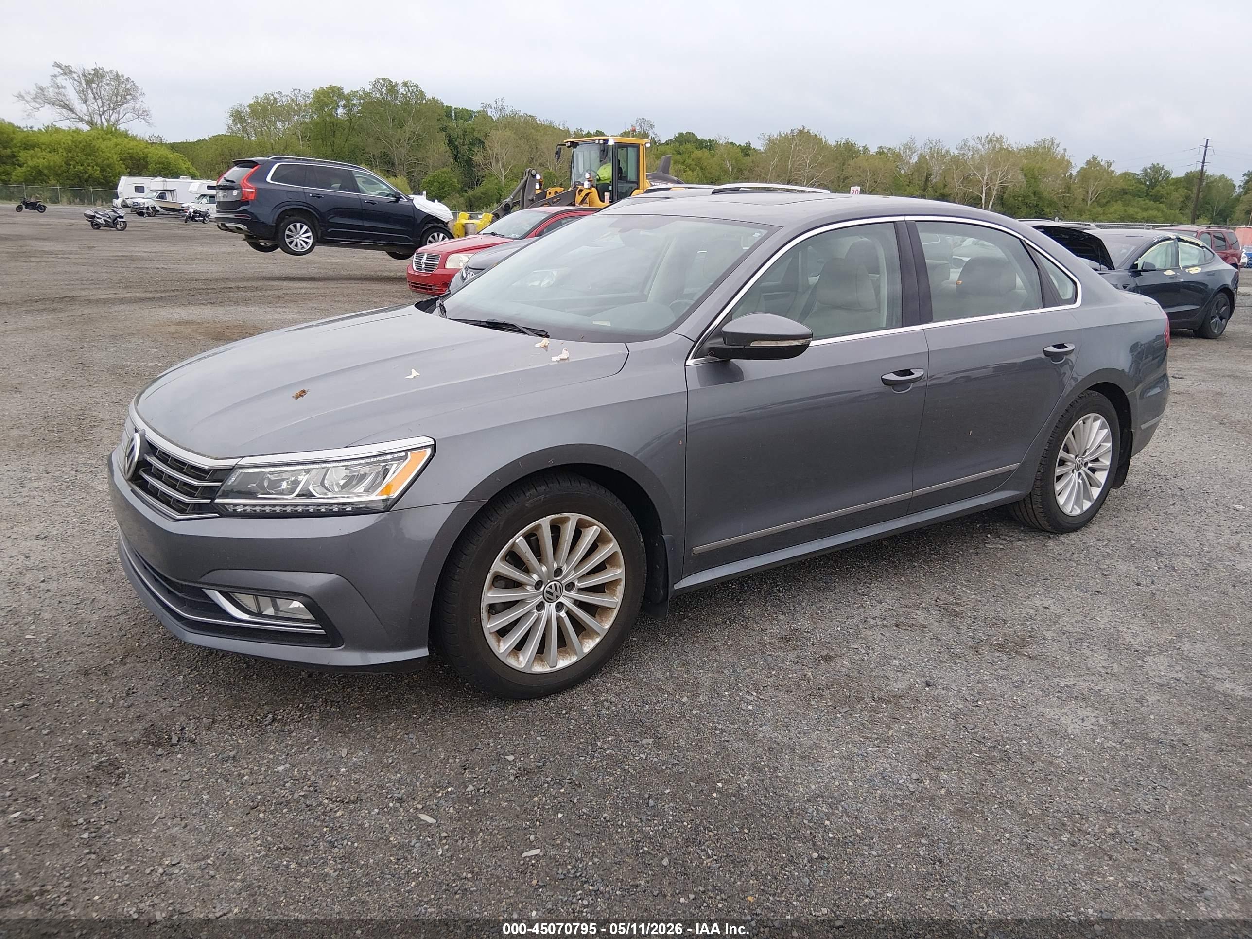 VOLKSWAGEN PASSAT image 2