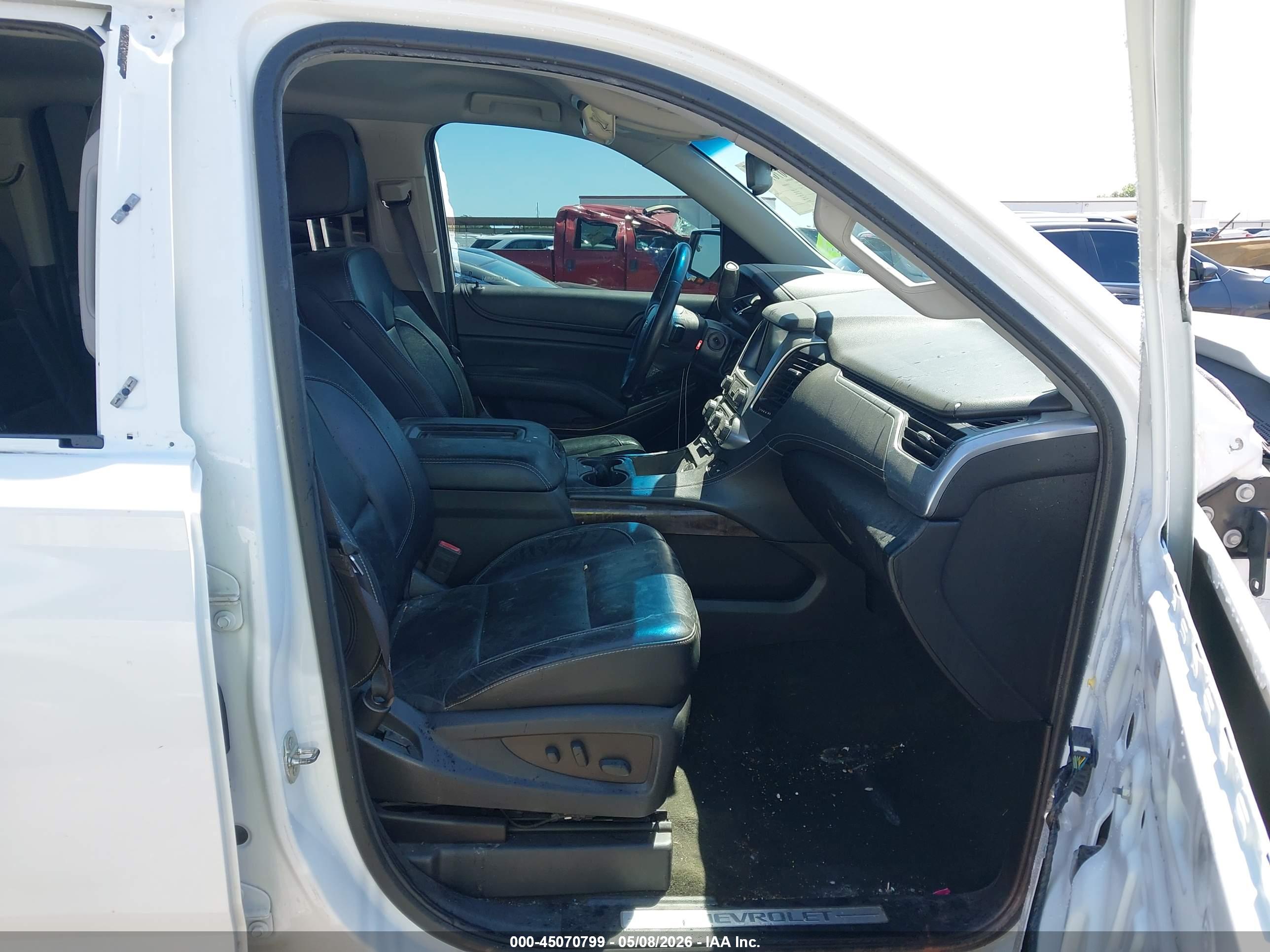 CHEVROLET SUBURBAN image 5