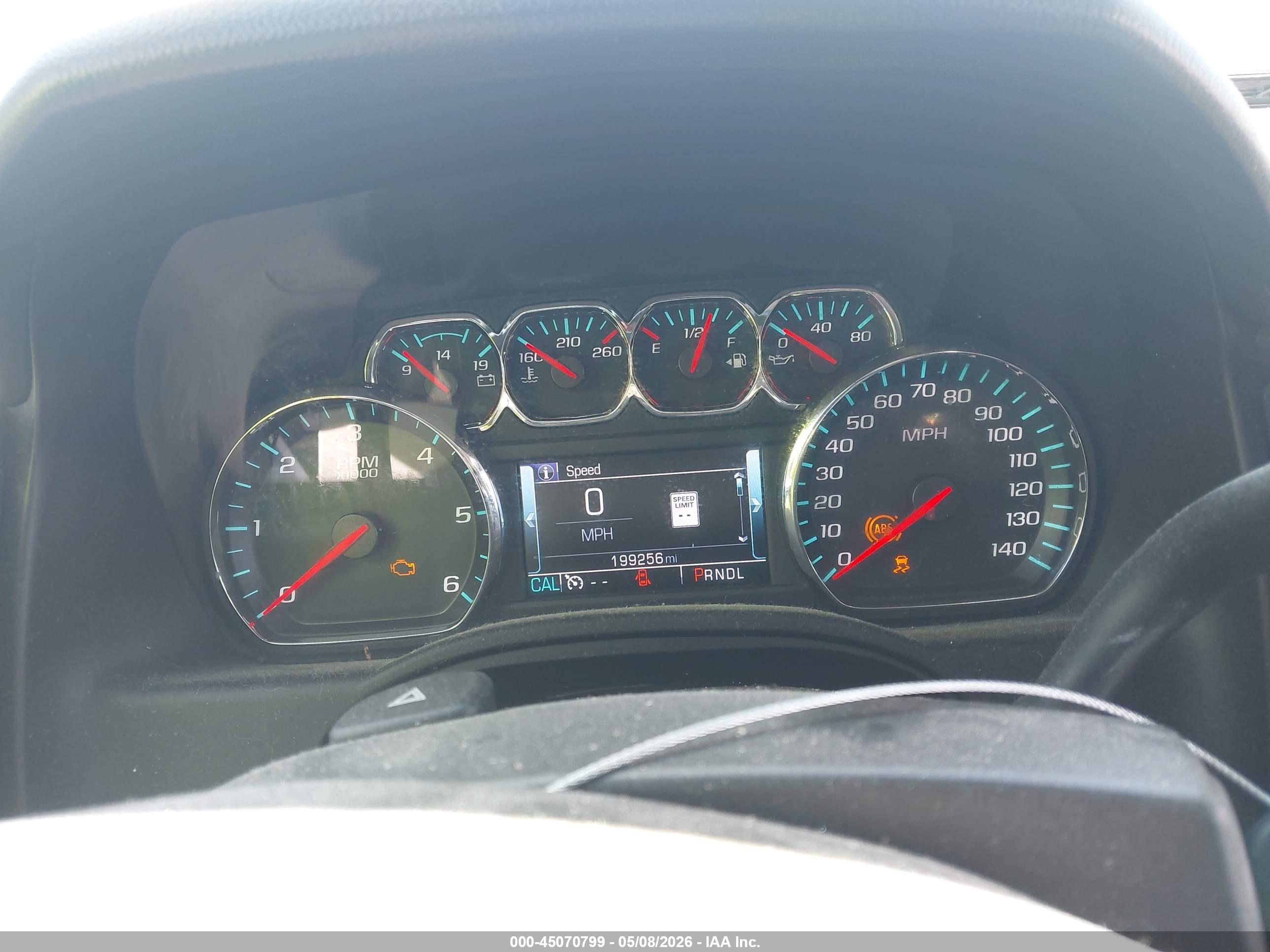 CHEVROLET SUBURBAN image 7