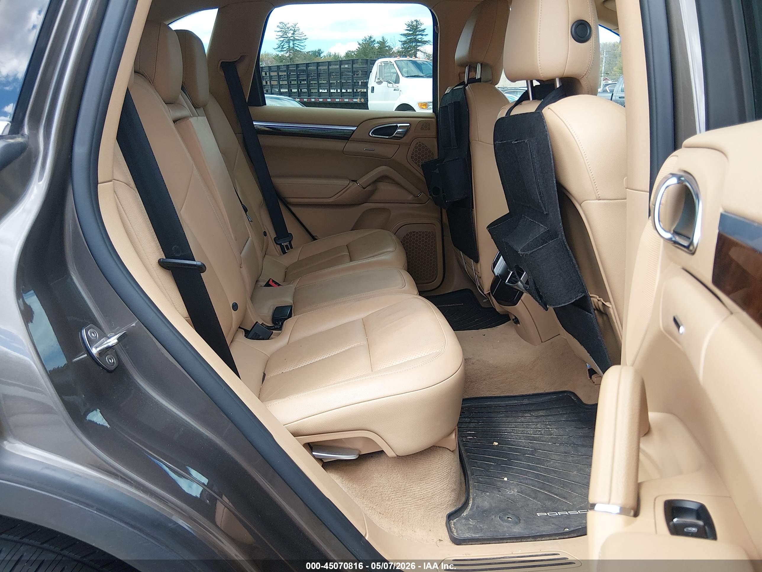 PORSCHE CAYENNE image 8