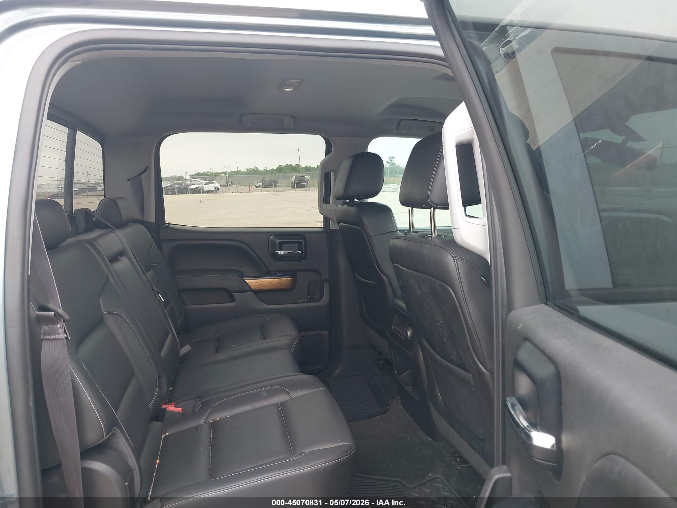 CHEVROLET SILVERADO image 8