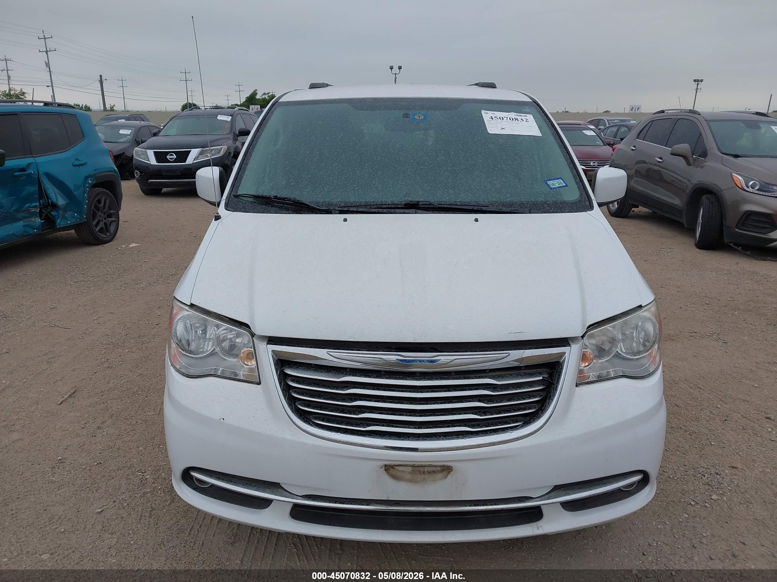 CHRYSLER TOWN image 6