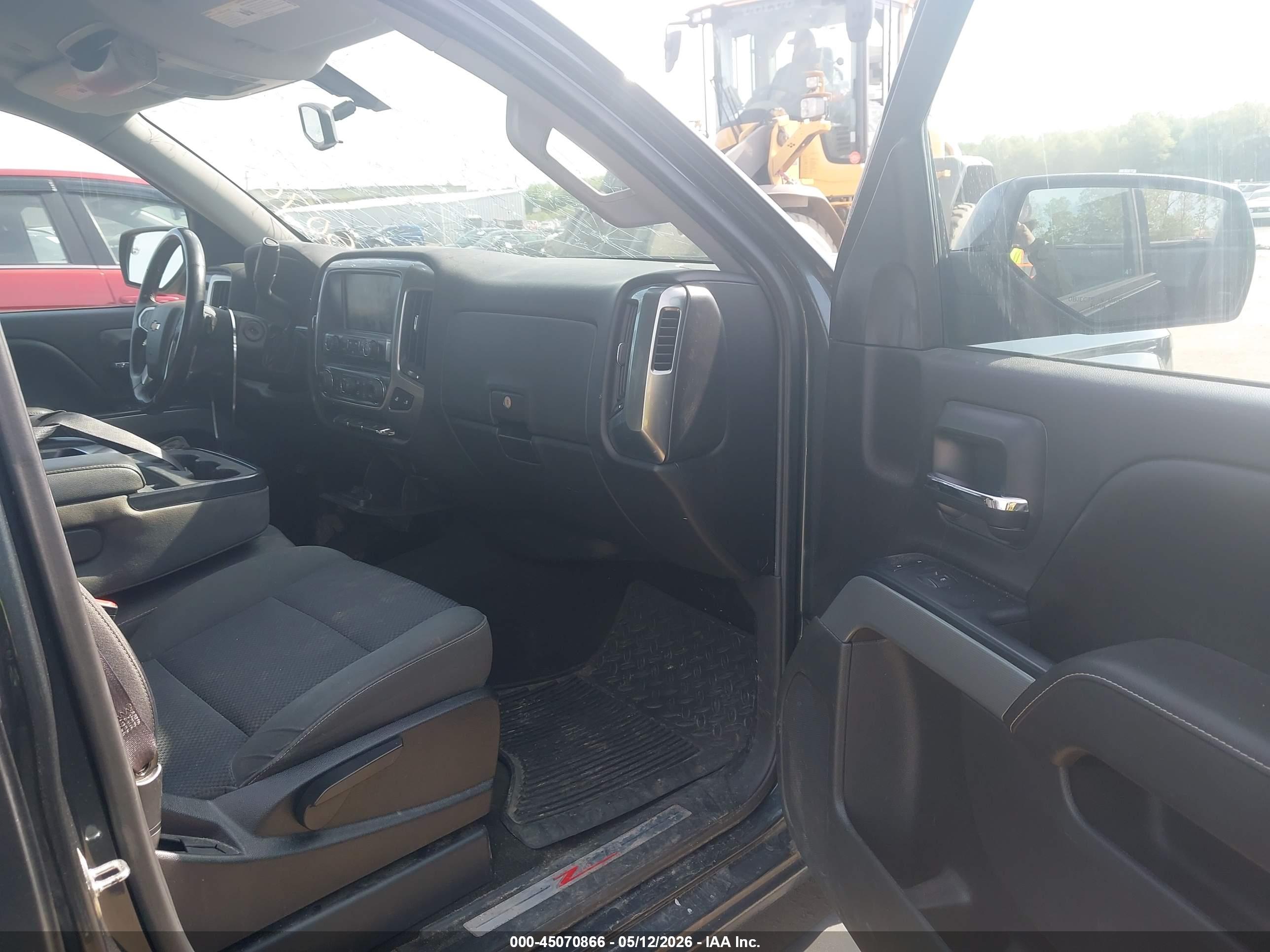CHEVROLET SILVERADO image 5