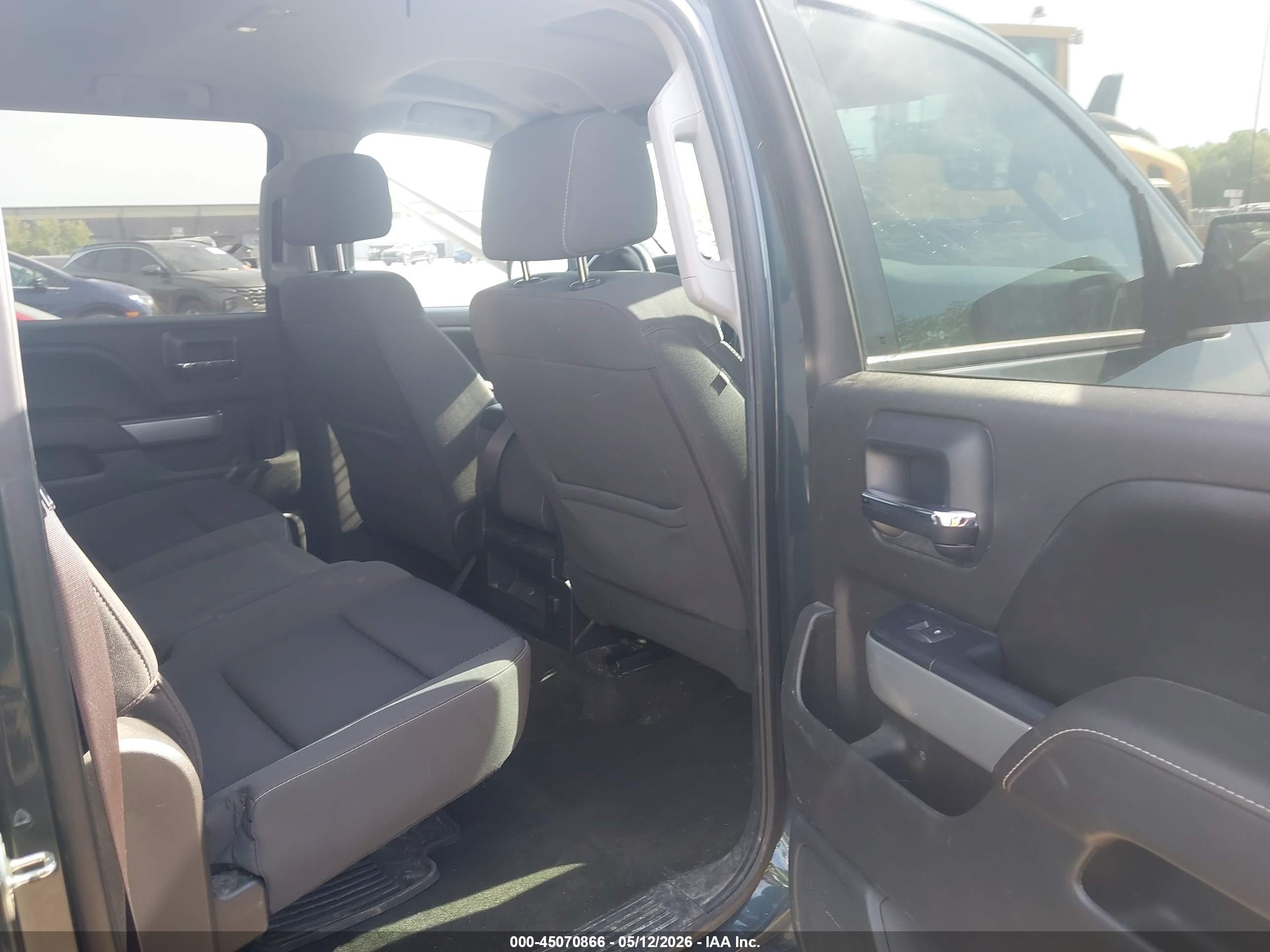 CHEVROLET SILVERADO image 8