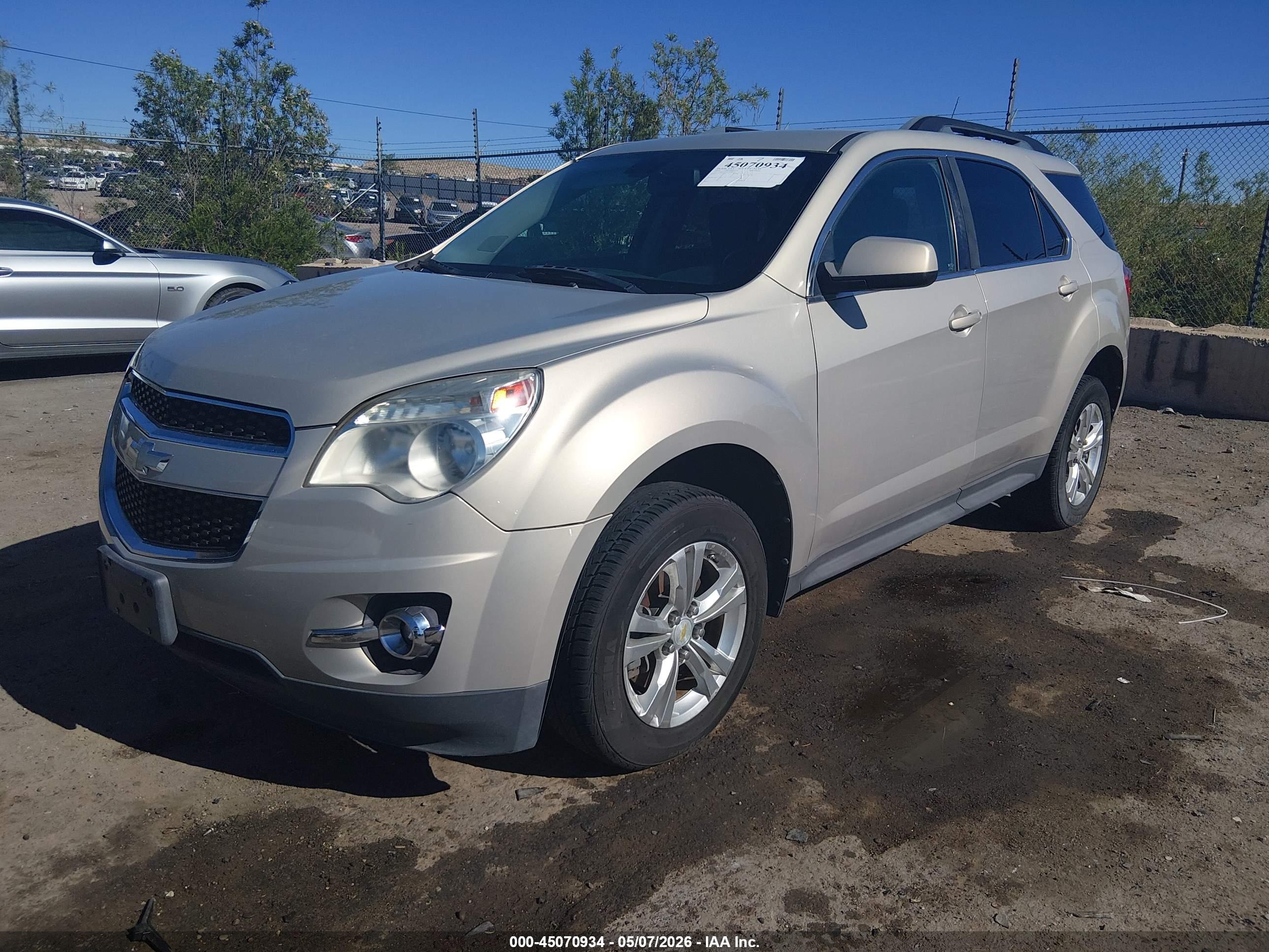 CHEVROLET EQUINOX image 2