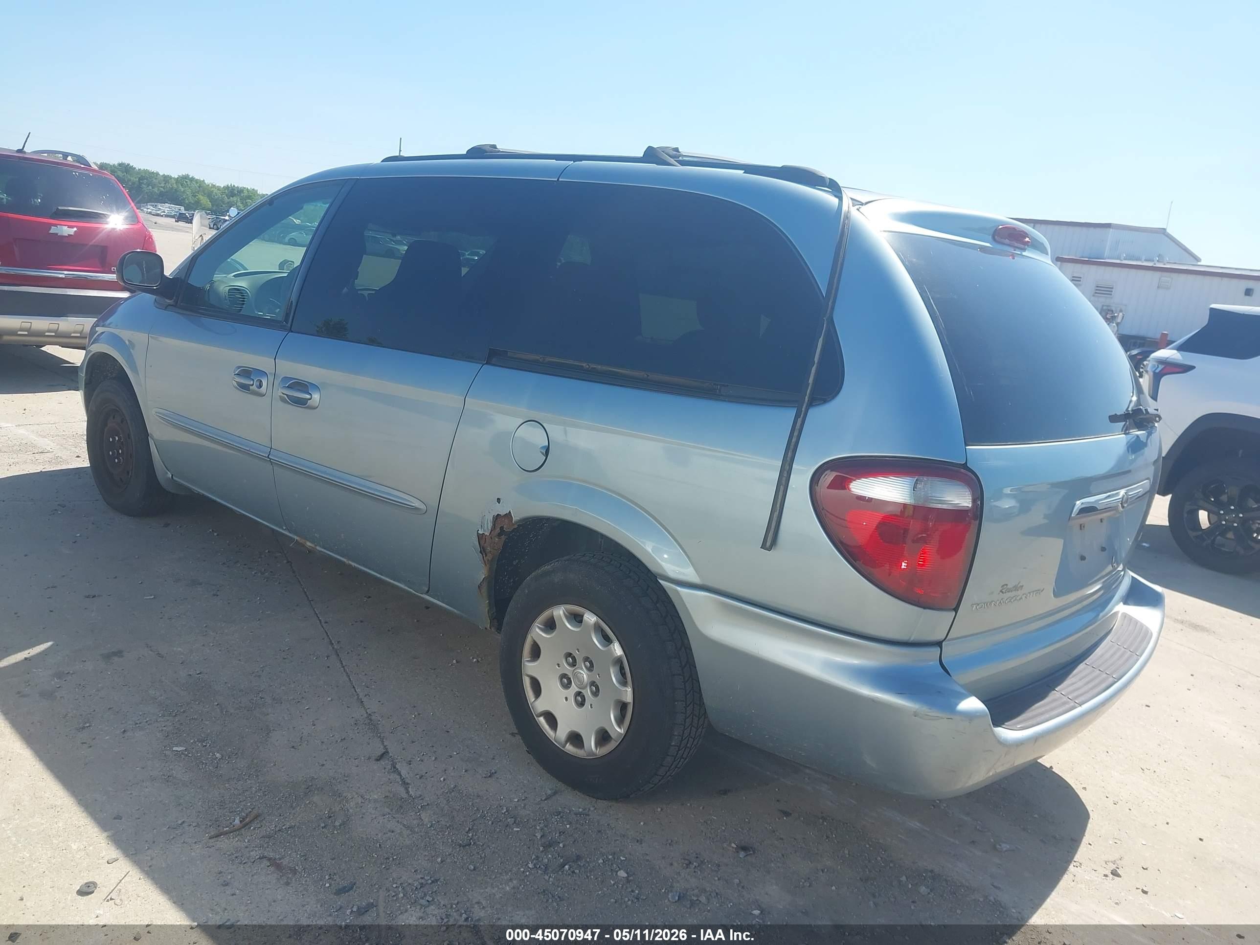 CHRYSLER TOWN image 3