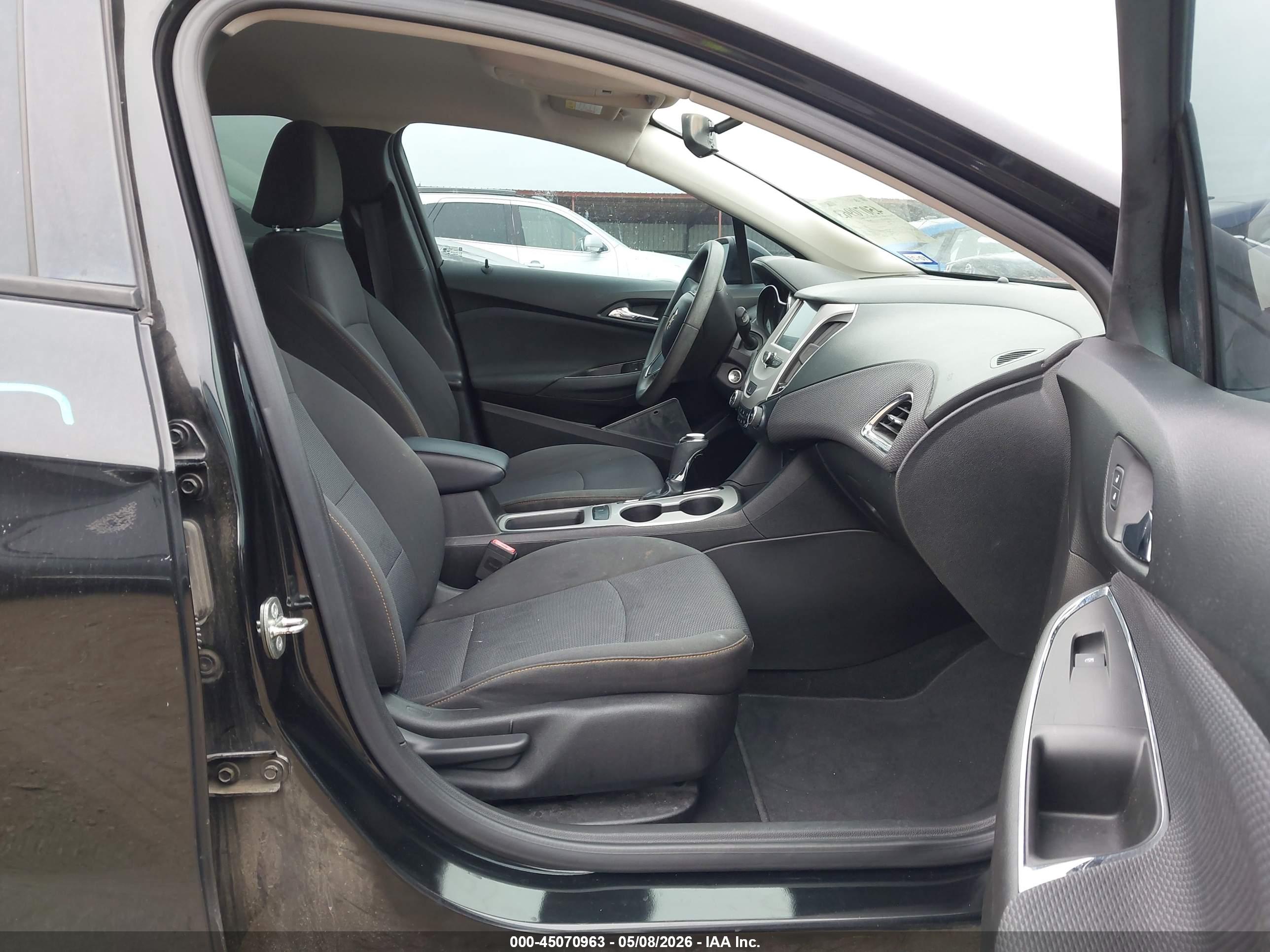 CHEVROLET CRUZE image 5