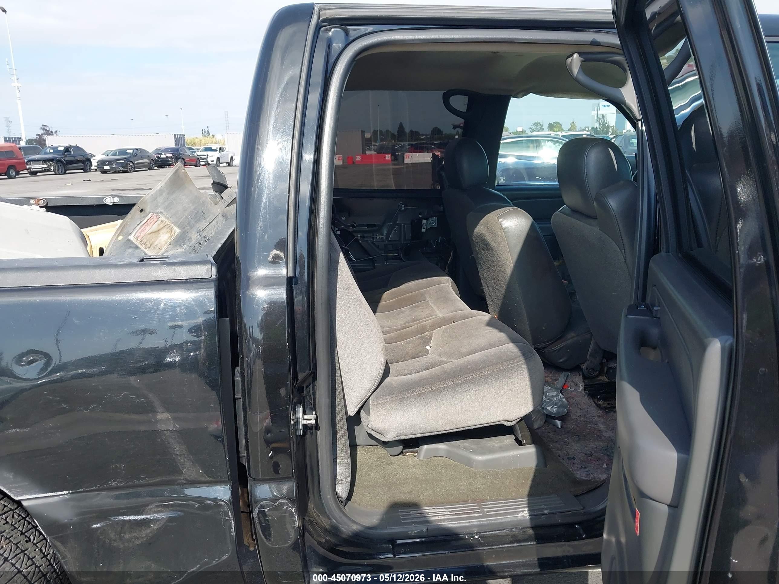 GMC SIERRA image 8
