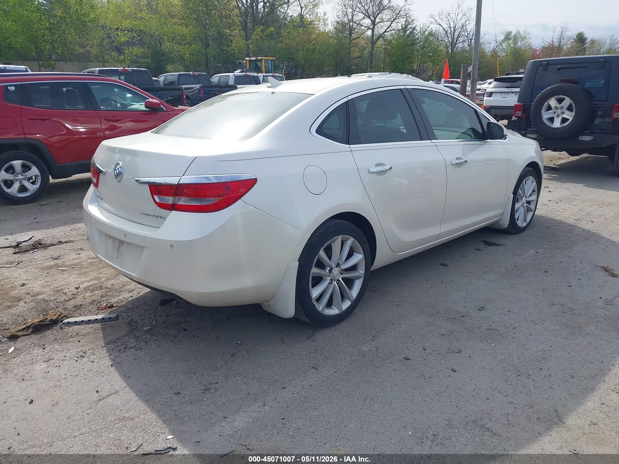 BUICK VERANO image 4