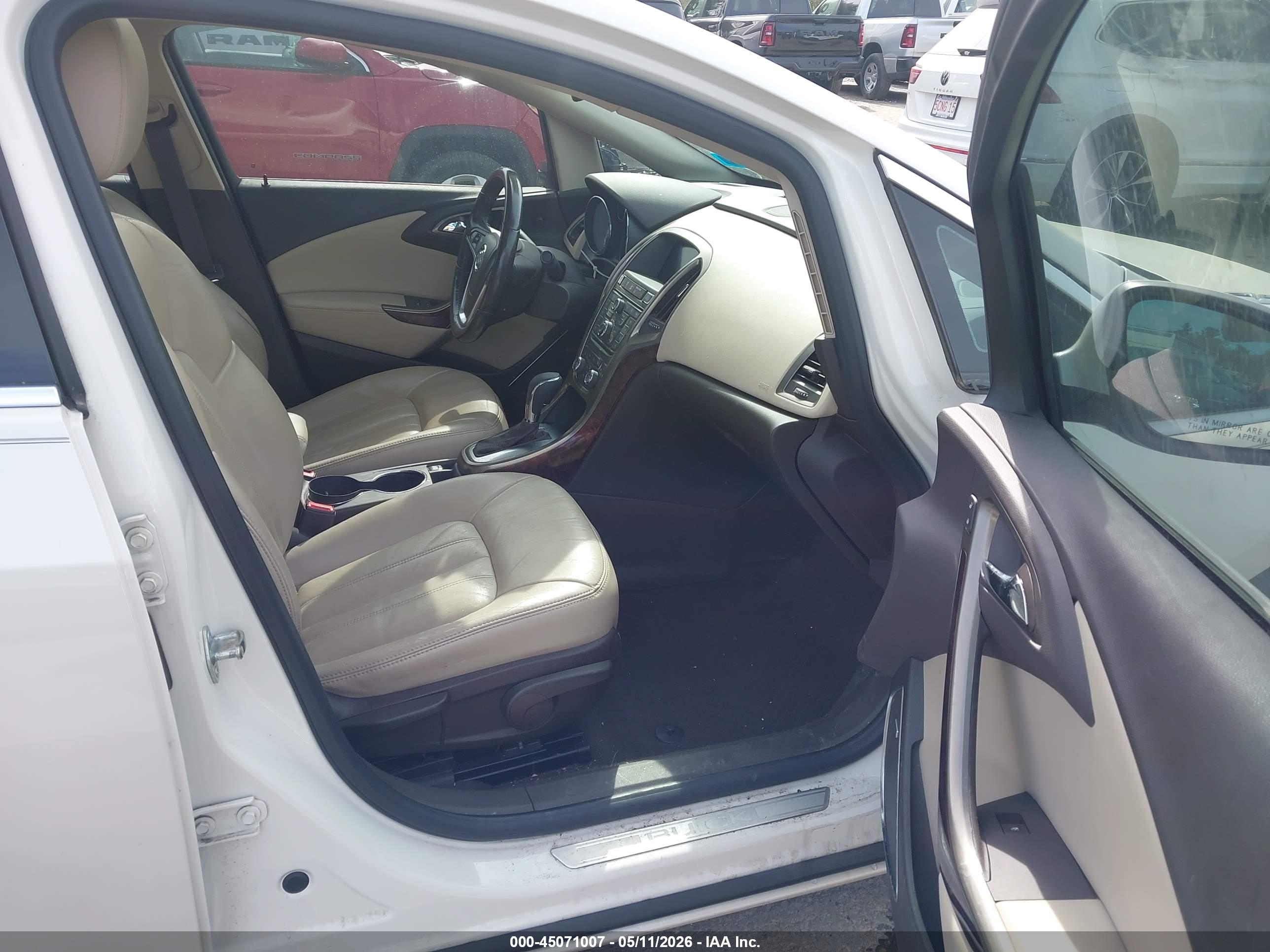 BUICK VERANO image 5