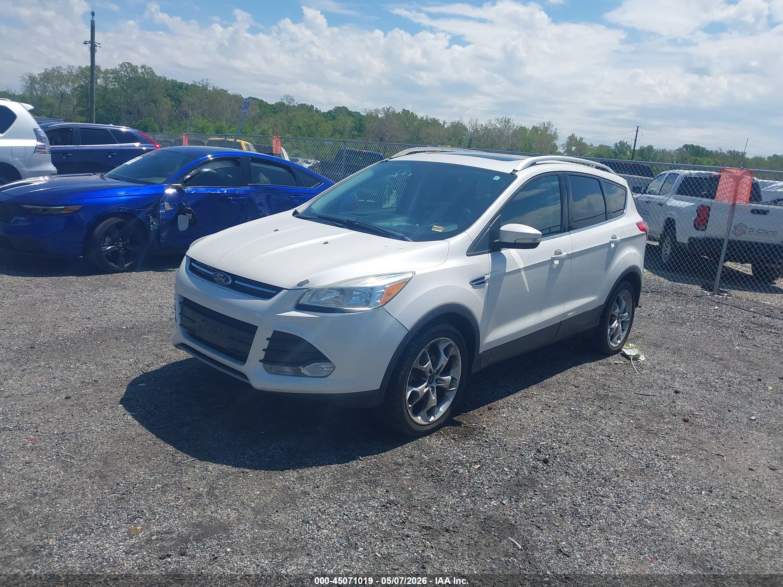 FORD ESCAPE image 2