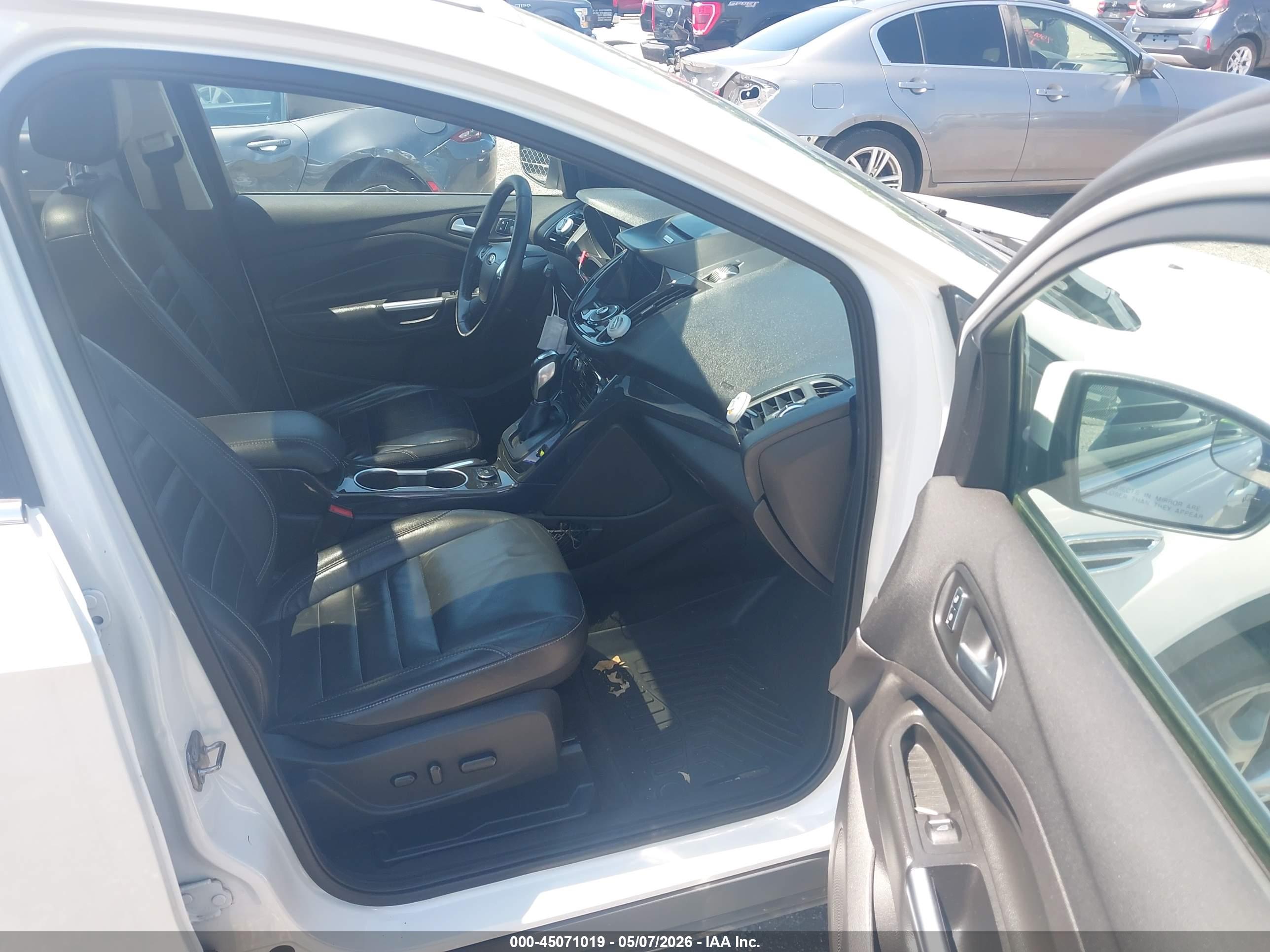 FORD ESCAPE image 5