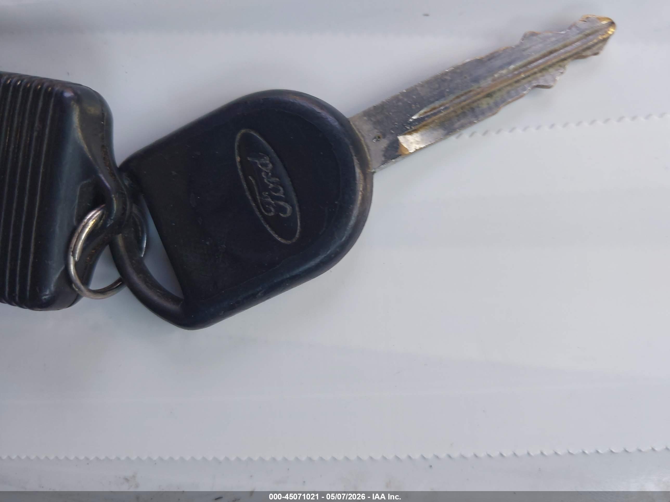 FORD MUSTANG image 11