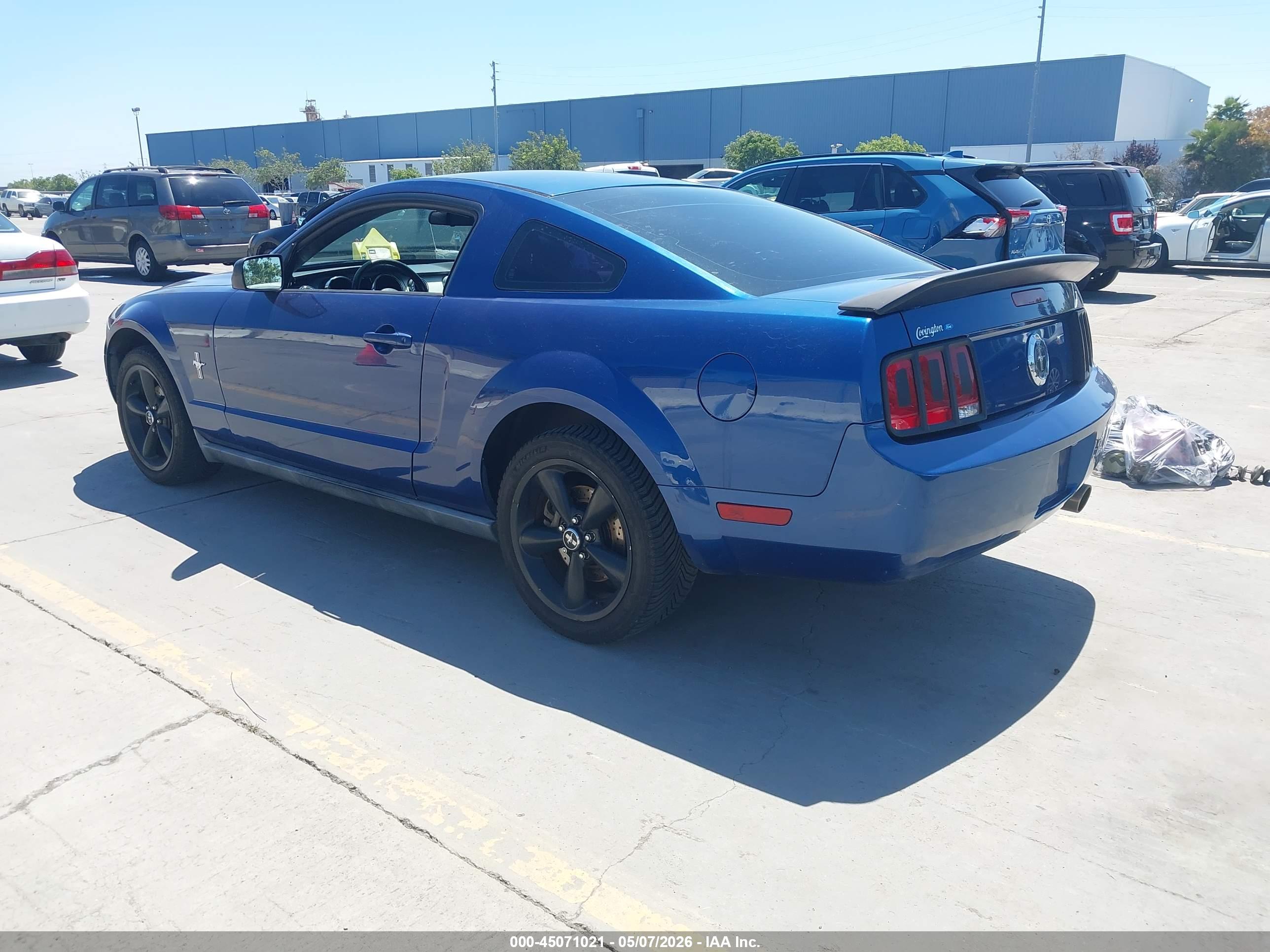 FORD MUSTANG image 3