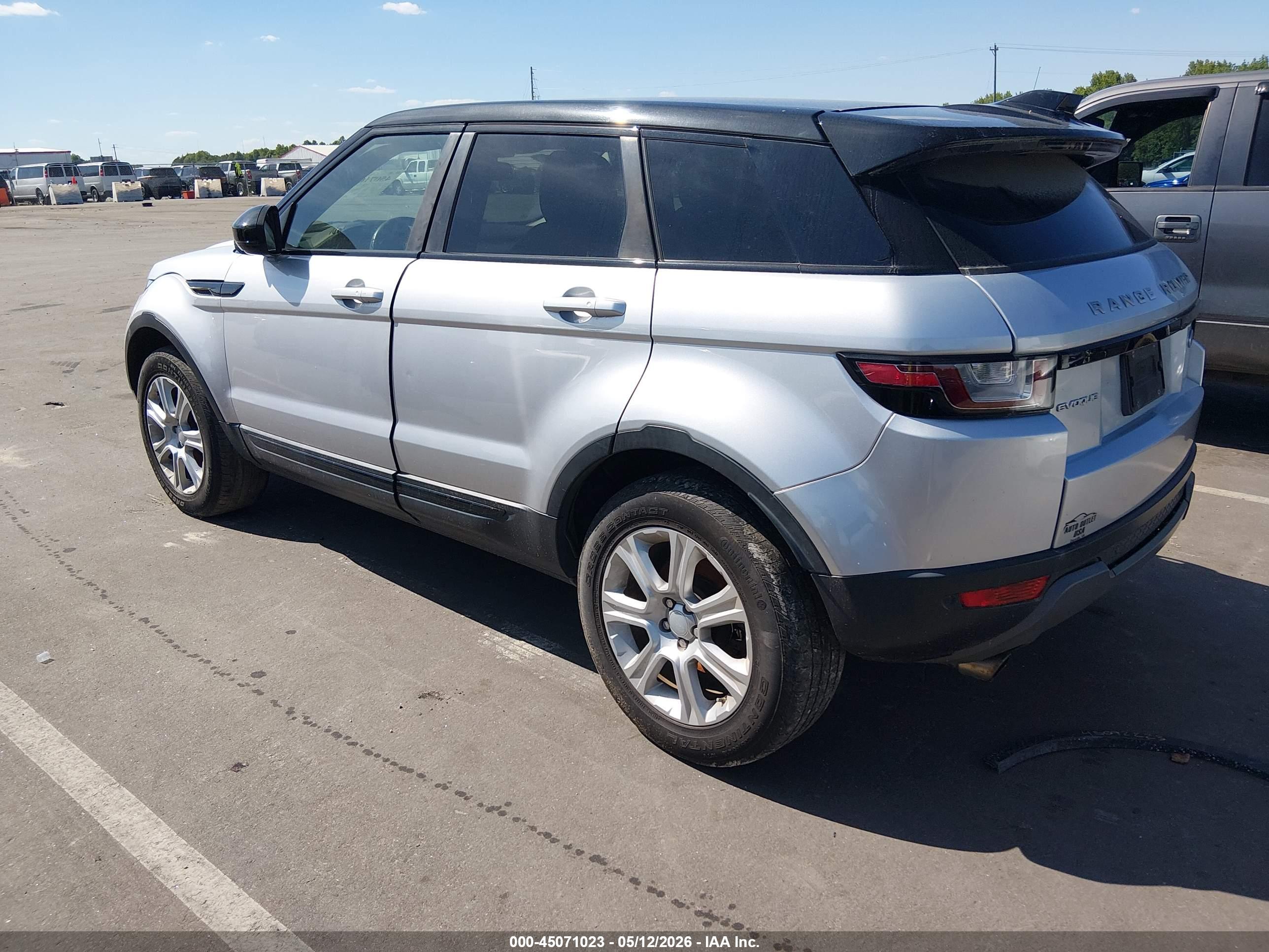 LAND ROVER image 3
