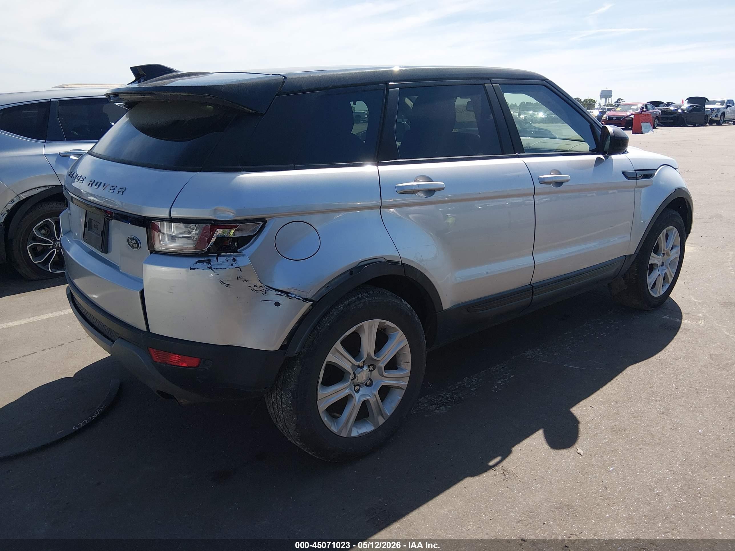 LAND ROVER image 4