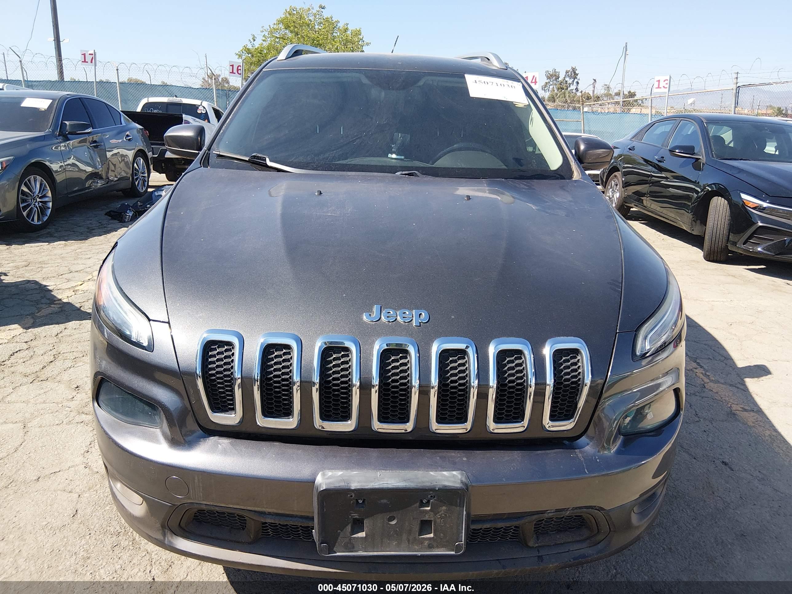 JEEP CHEROKEE image 6