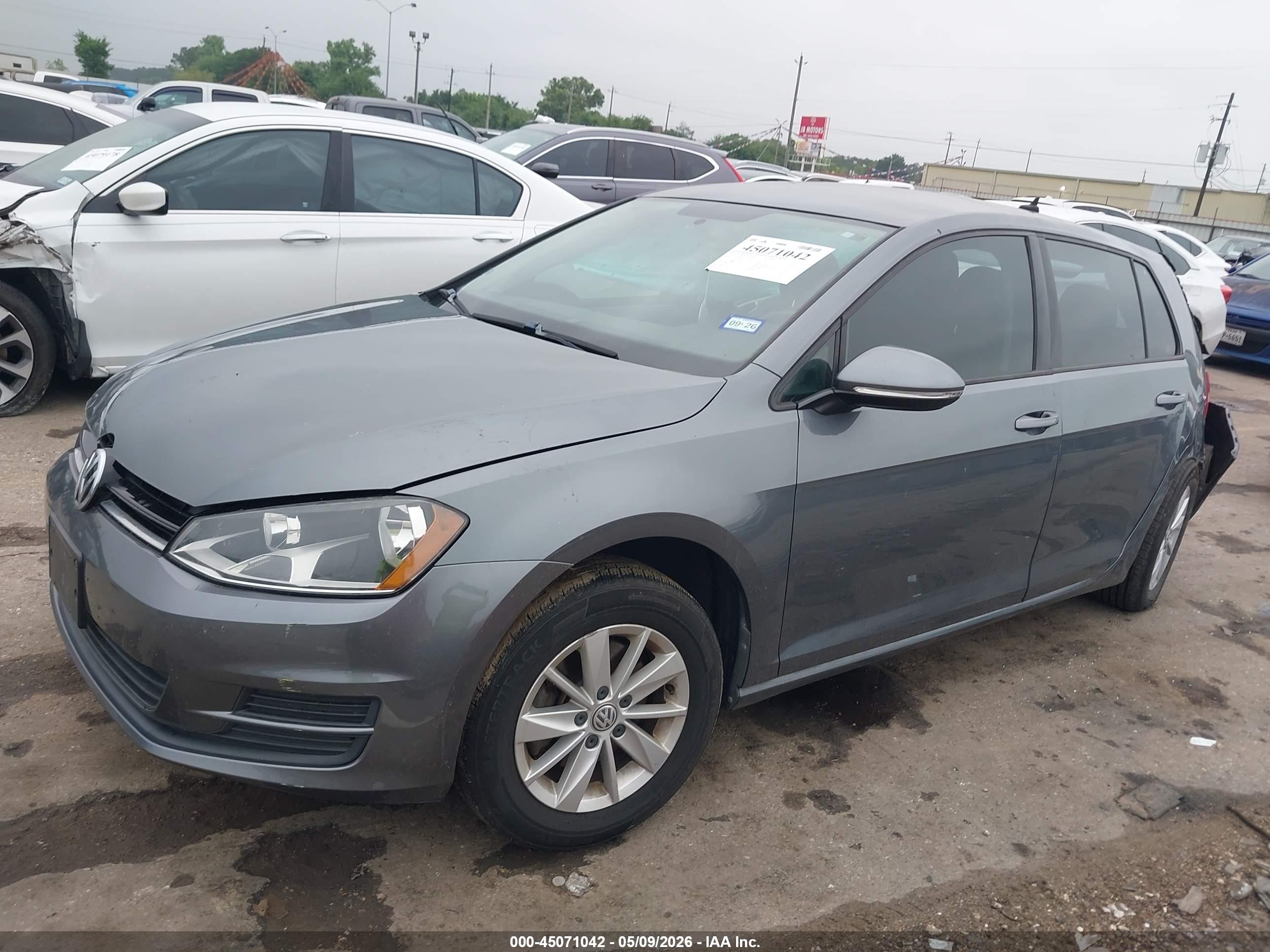 VOLKSWAGEN GOLF image 2