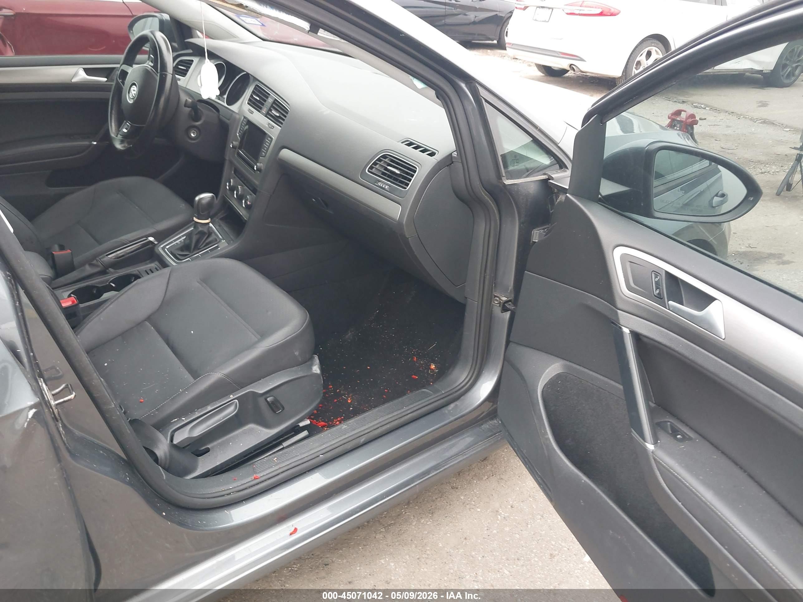 VOLKSWAGEN GOLF image 5