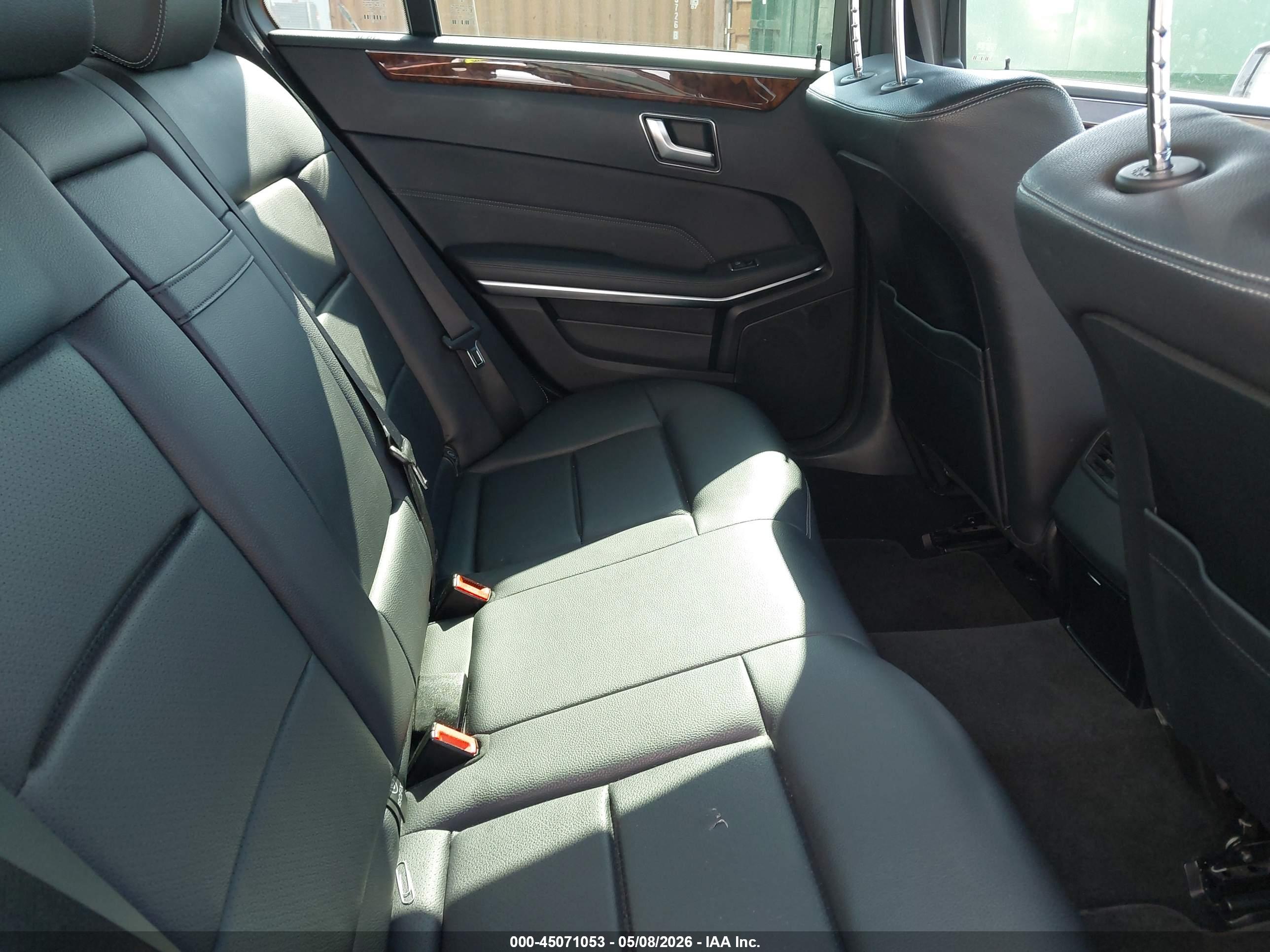 MERCEDES-BENZ E image 8
