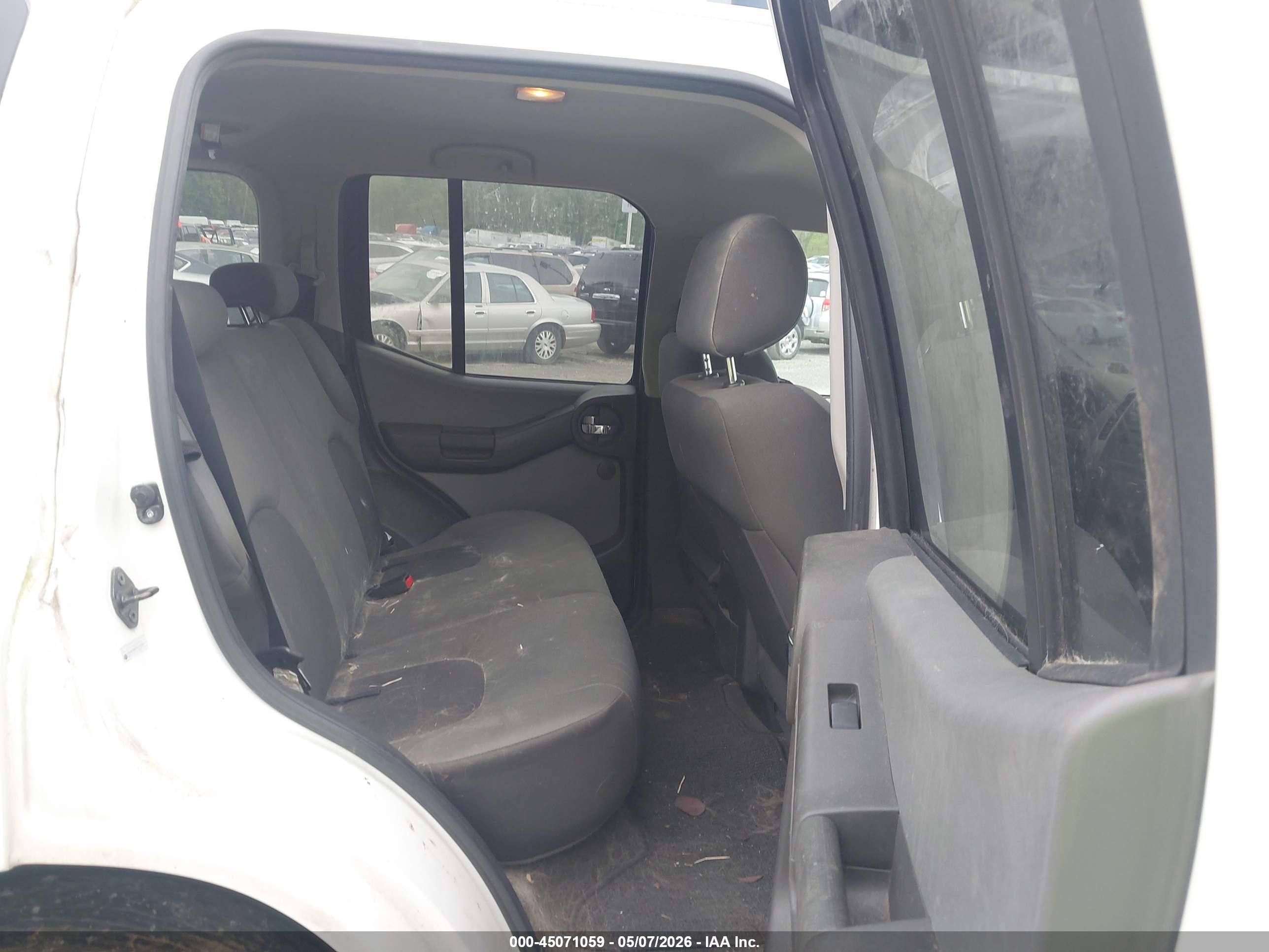 NISSAN XTERRA image 8
