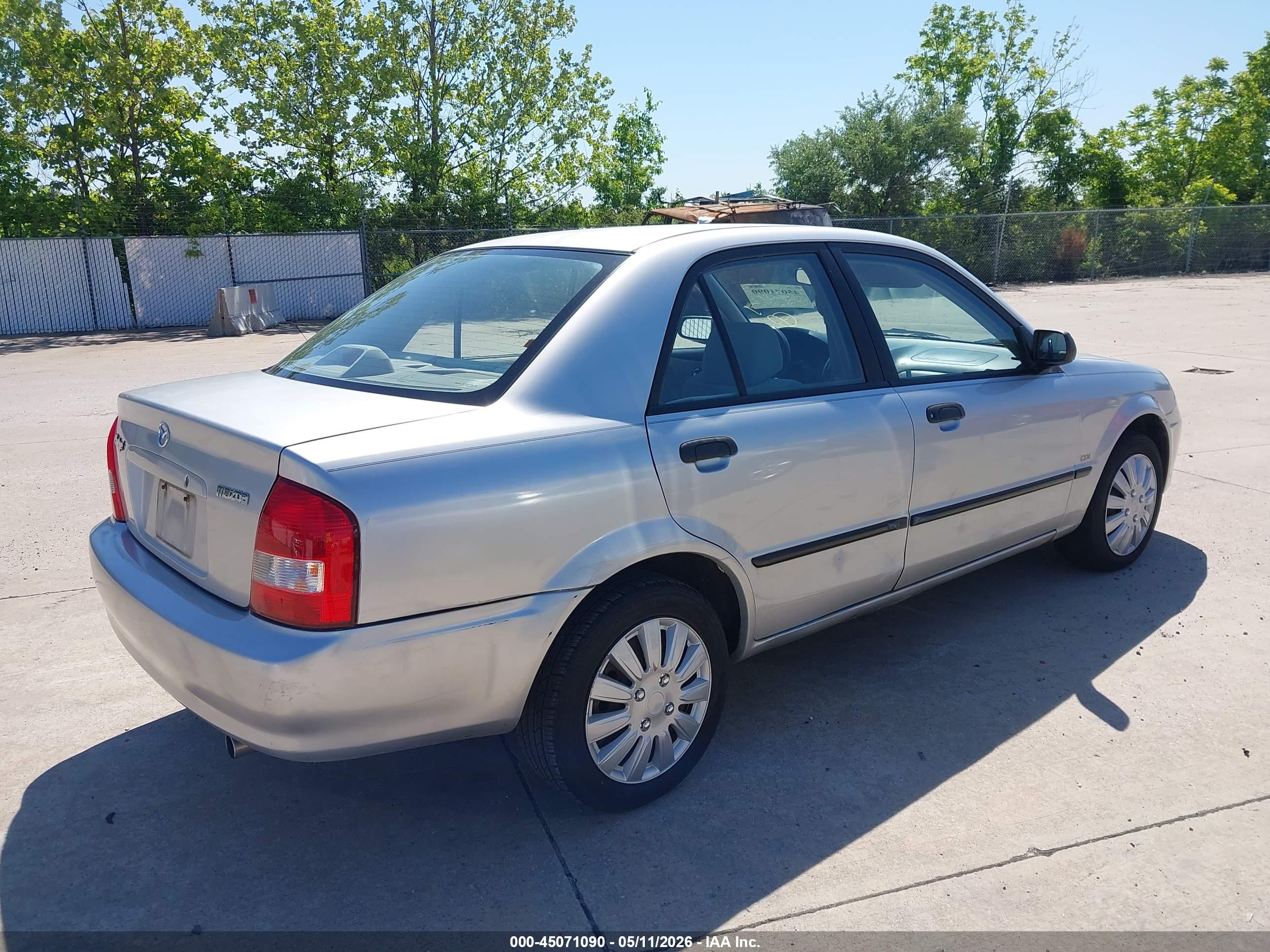 MAZDA PROTEGE image 4