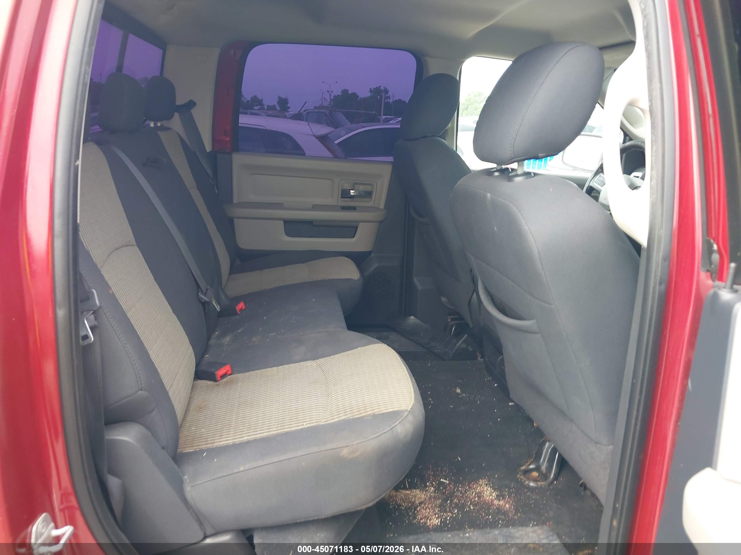 DODGE RAM image 8