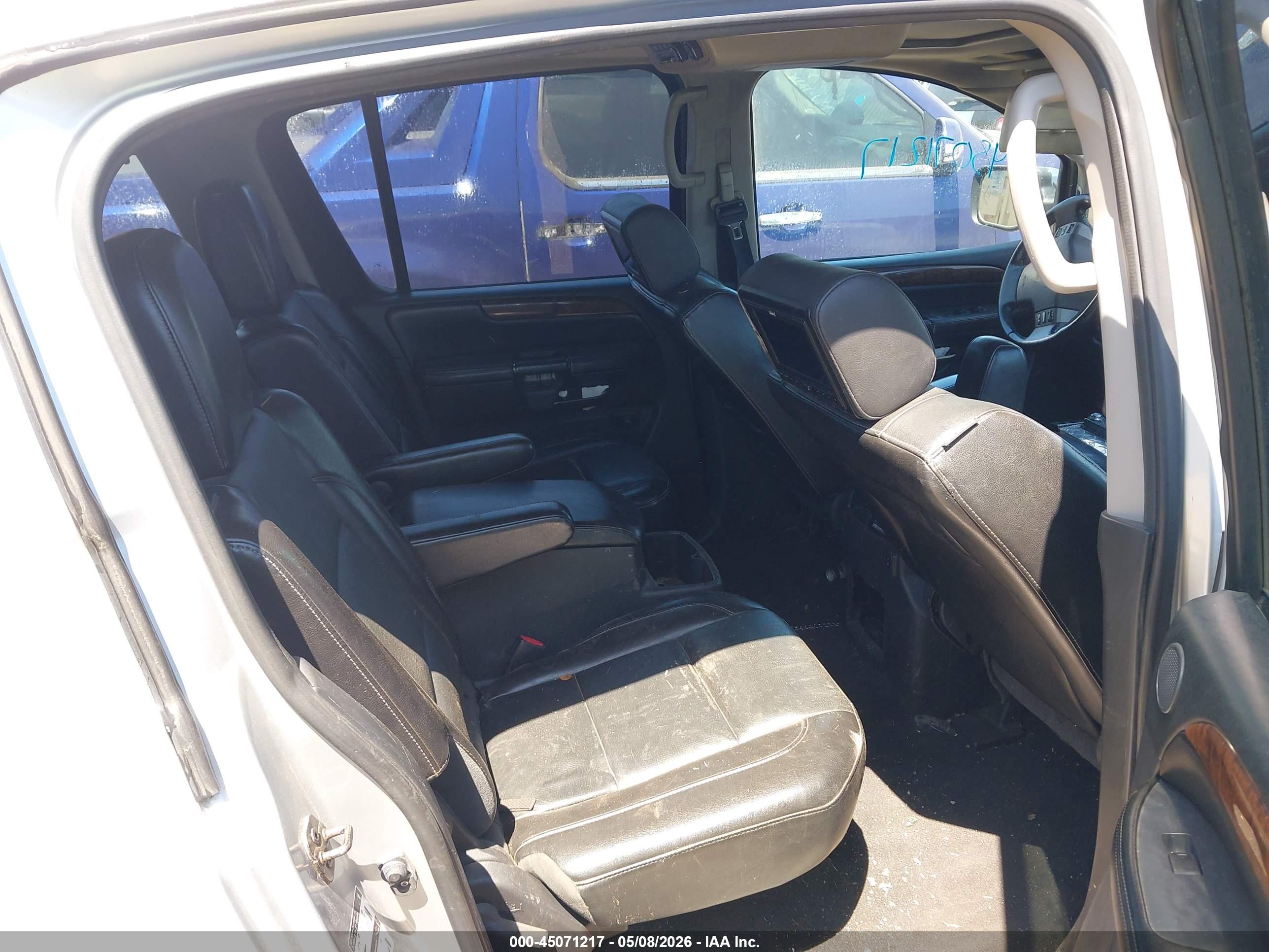 NISSAN ARMADA image 8