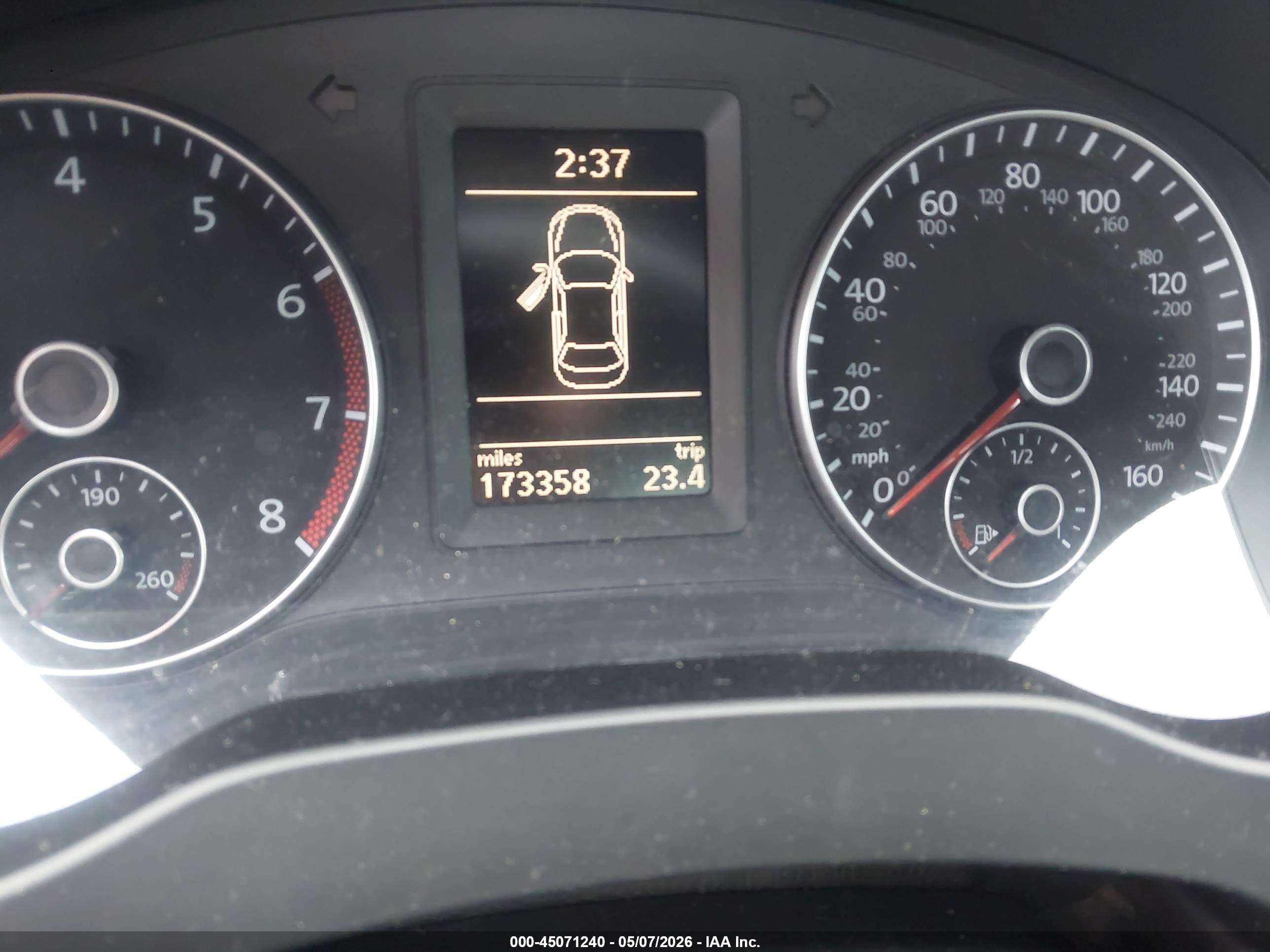 VOLKSWAGEN JETTA image 7