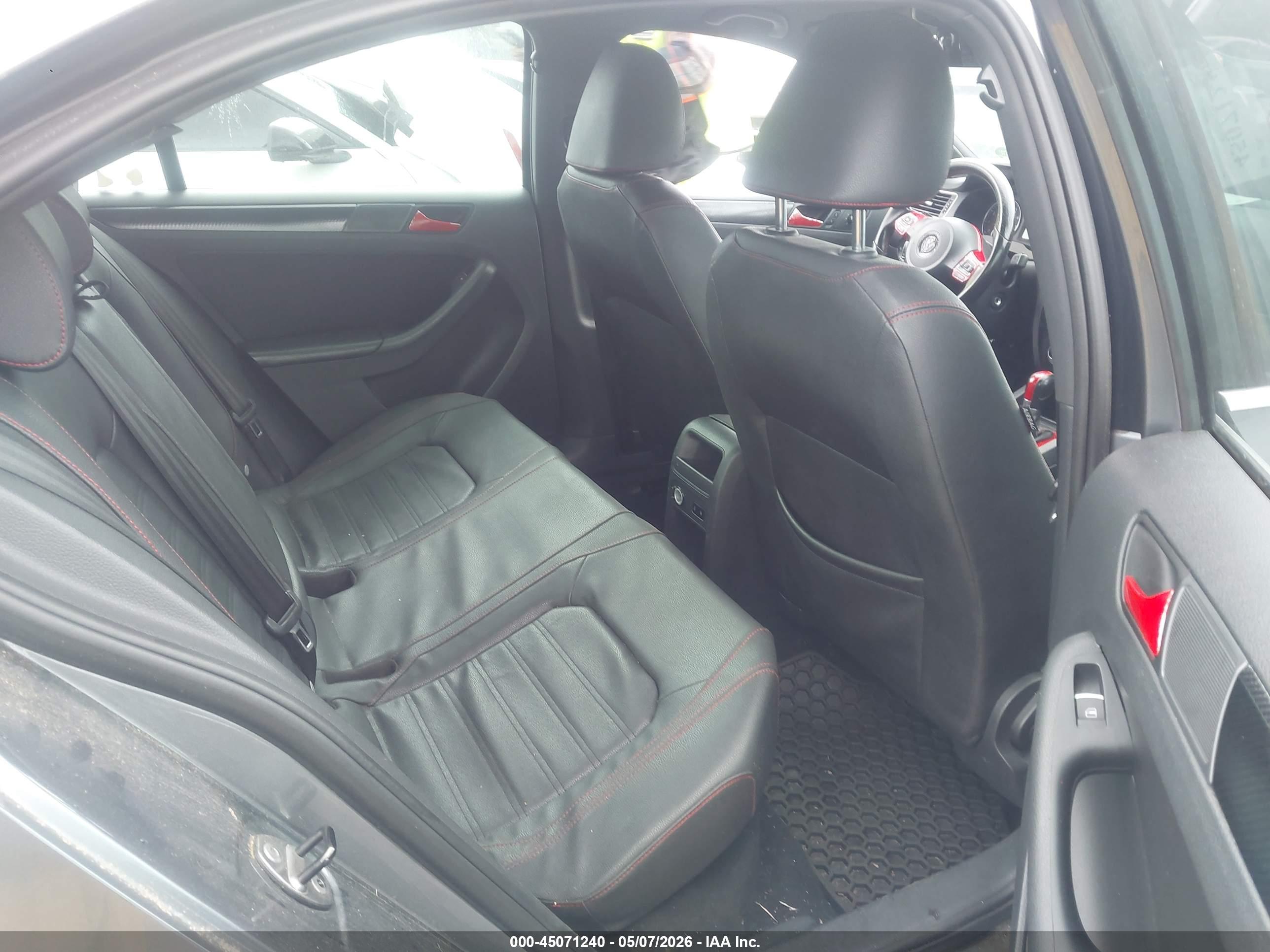 VOLKSWAGEN JETTA image 8