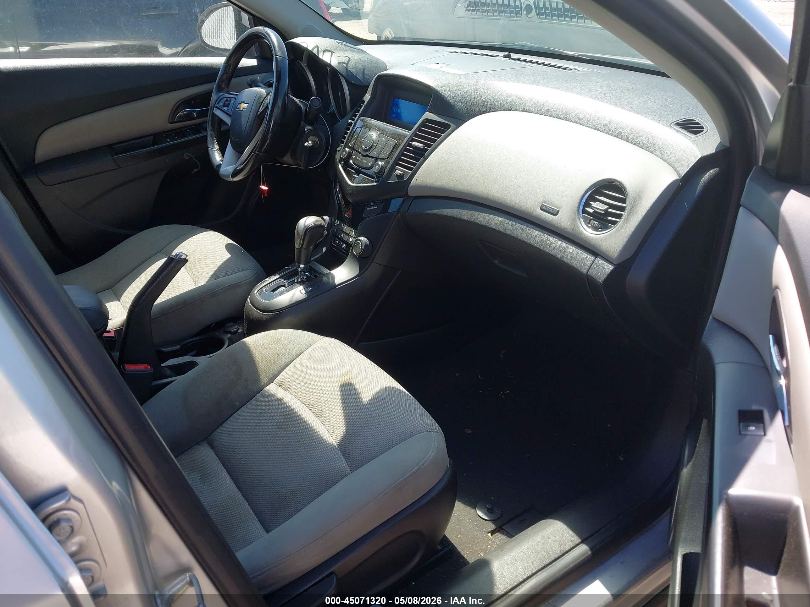 CHEVROLET CRUZE image 5
