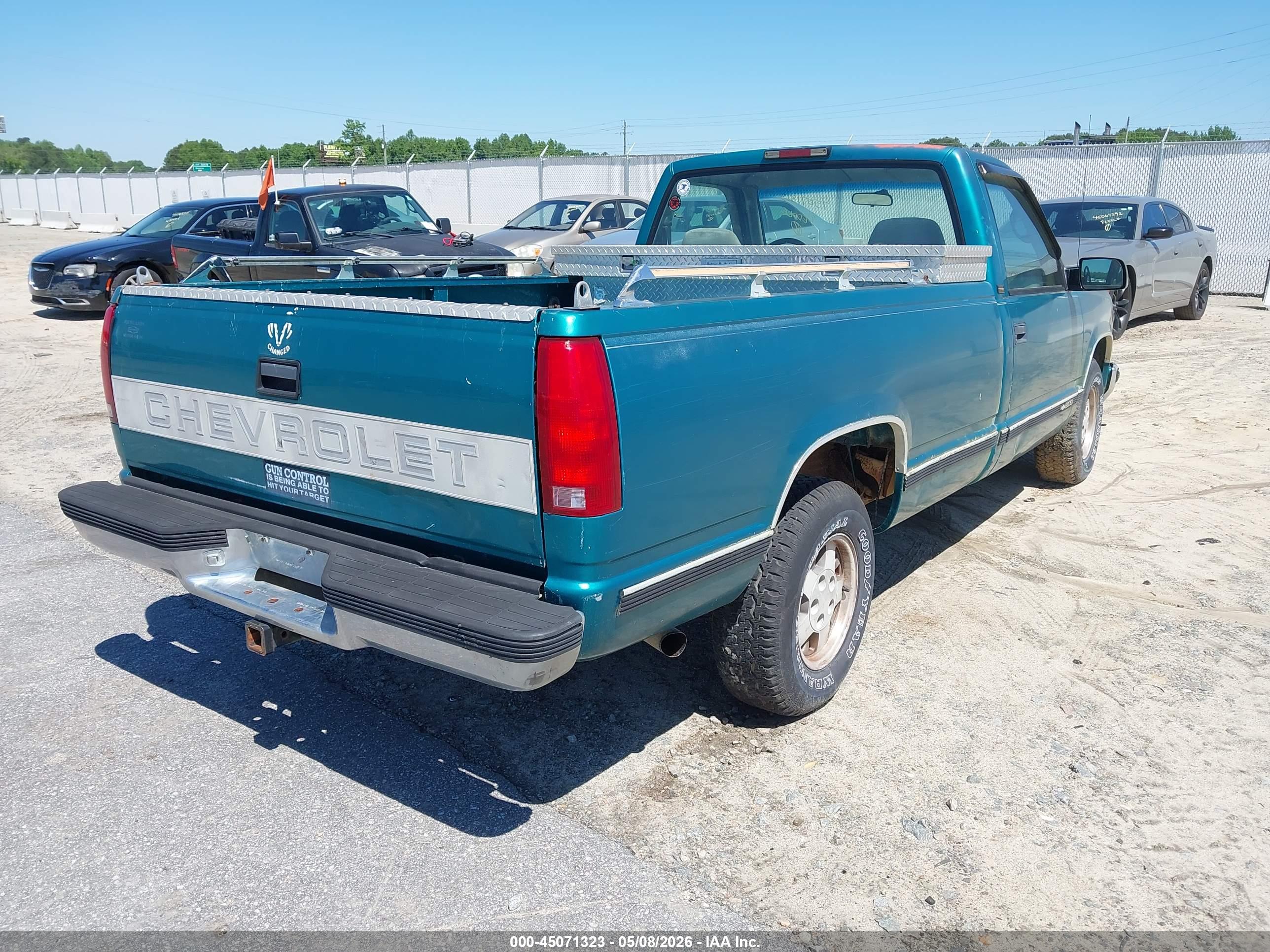 CHEVROLET GMT-400 image 4