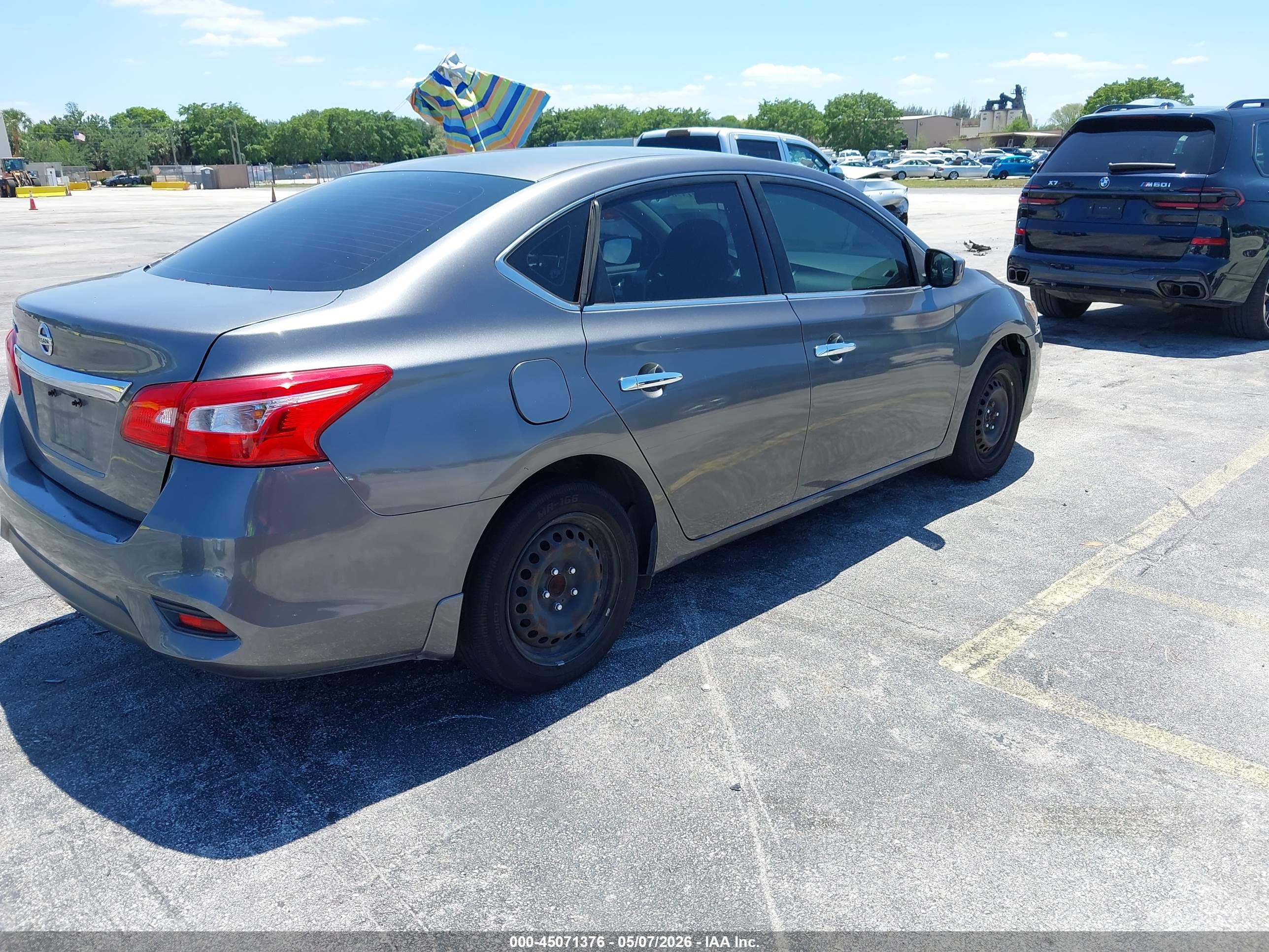 NISSAN SENTRA image 4