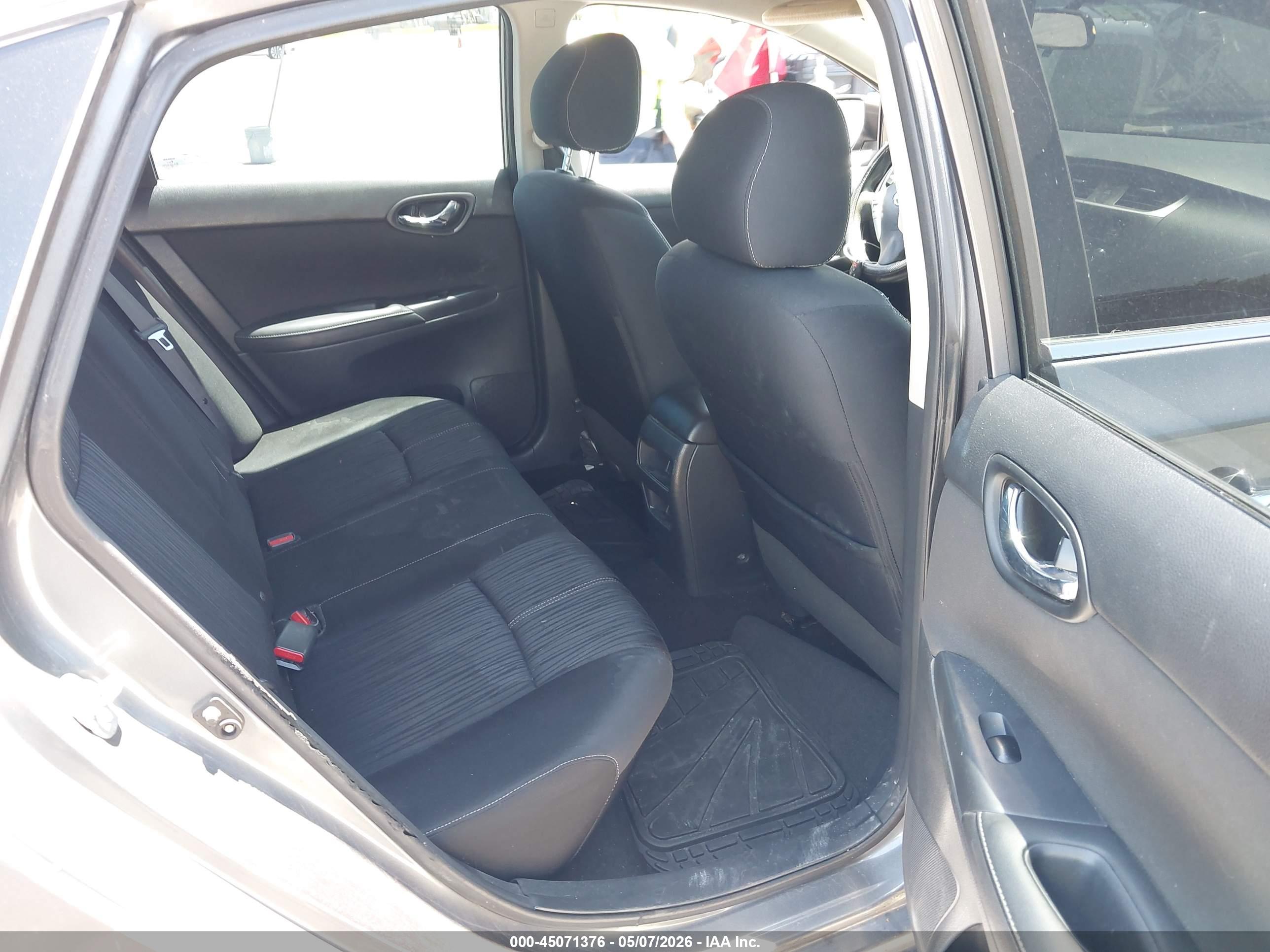 NISSAN SENTRA image 8