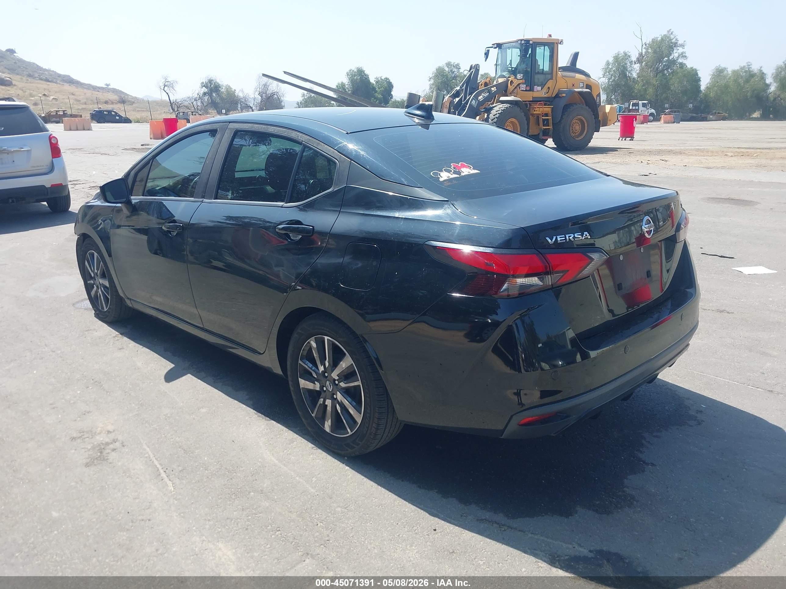 NISSAN VERSA image 3