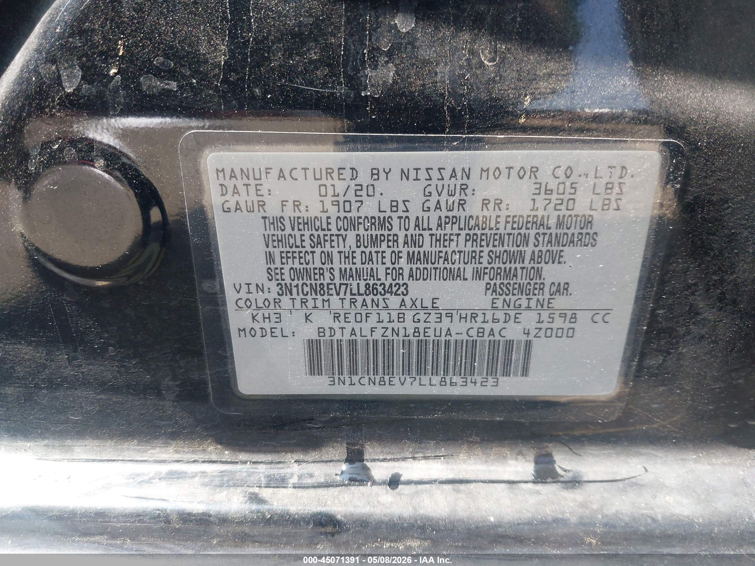 NISSAN VERSA image 9