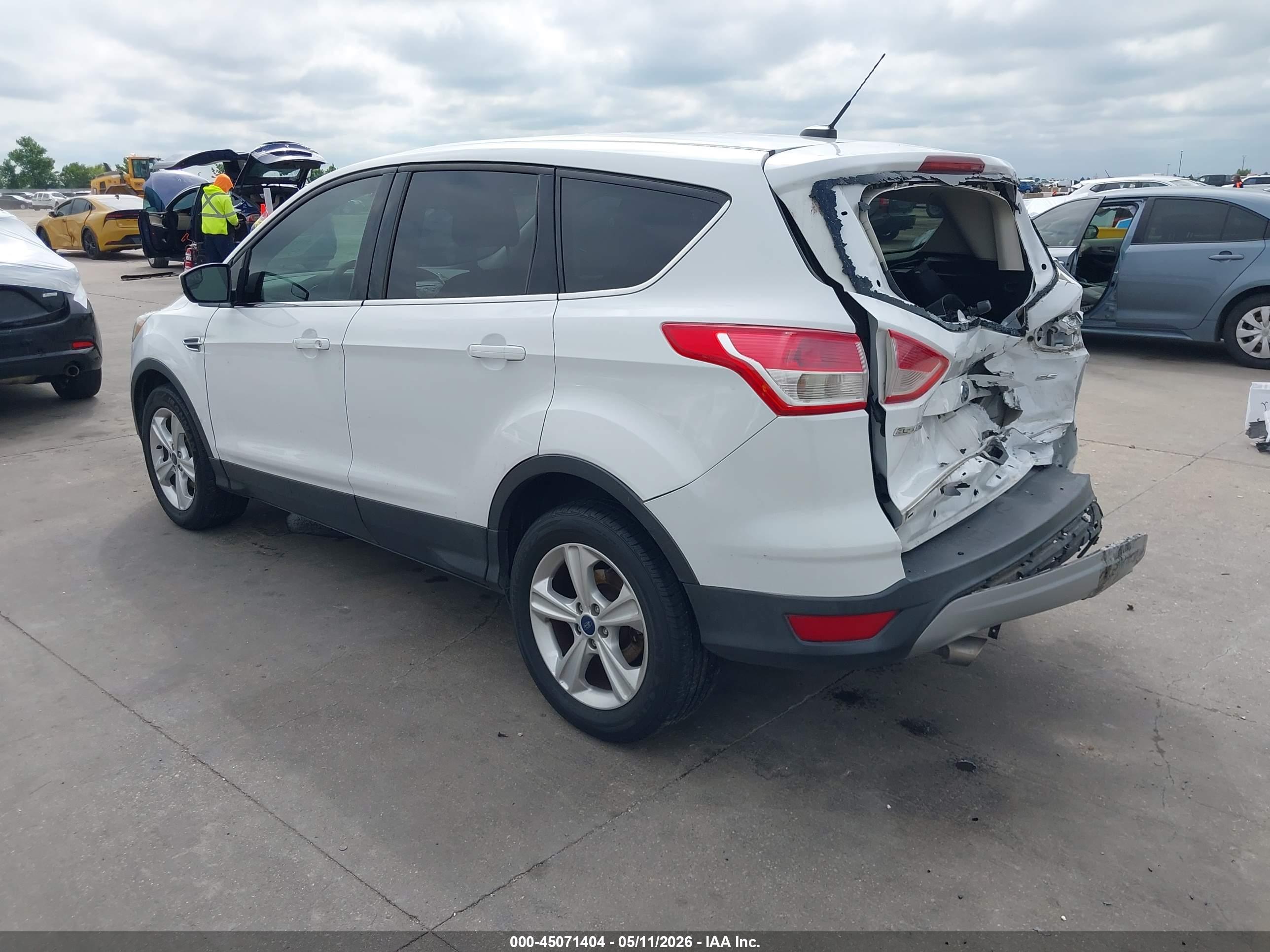FORD ESCAPE image 3