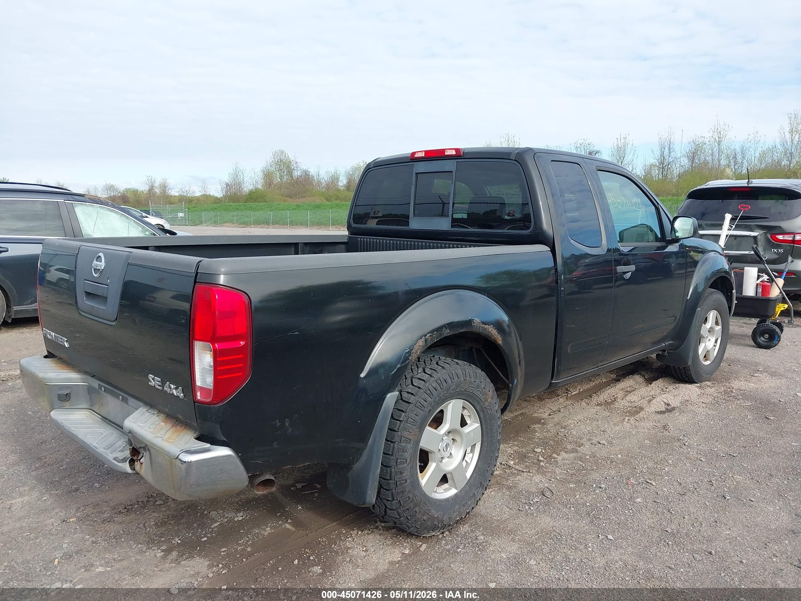 NISSAN FRONTIER image 4