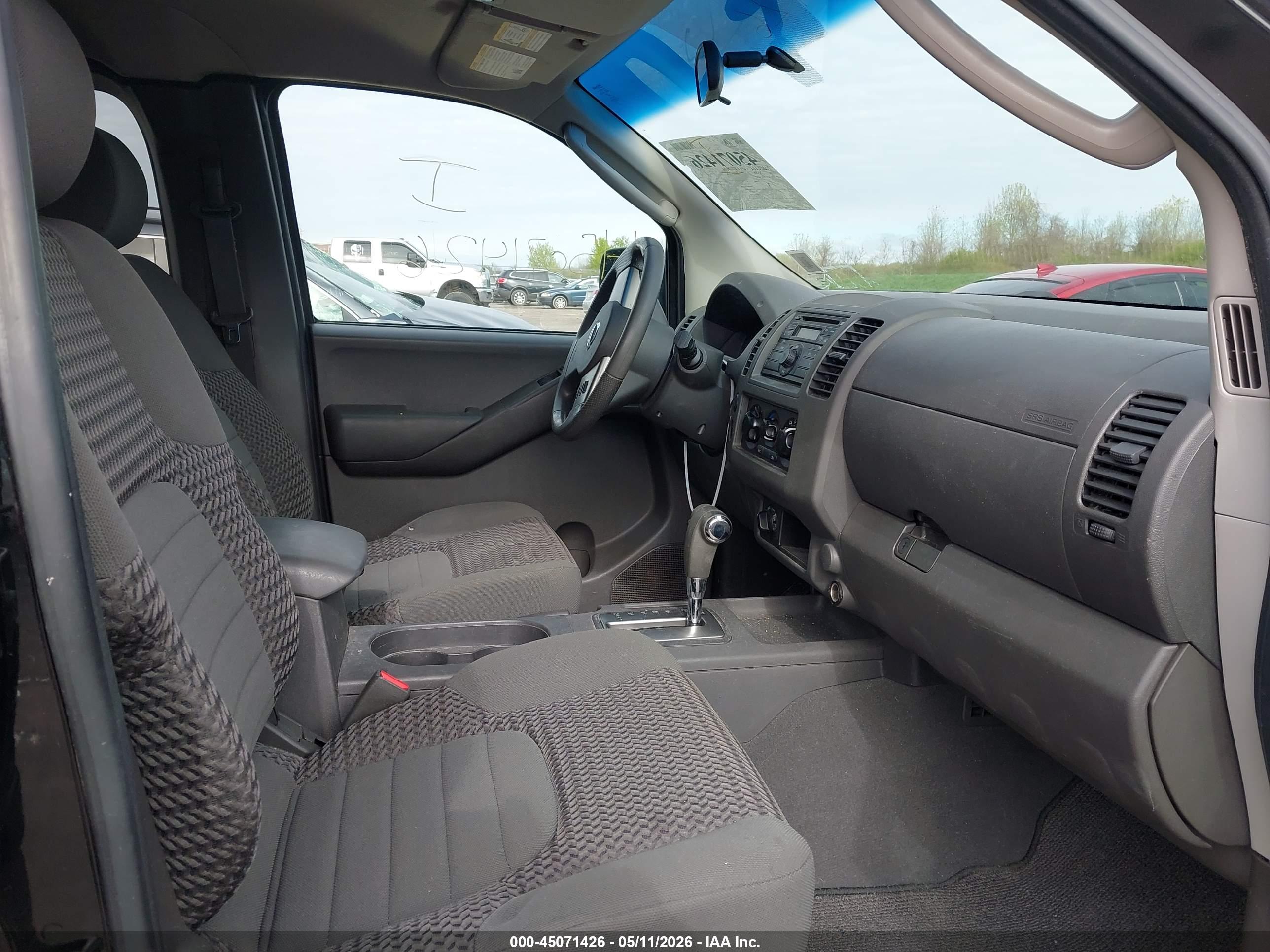 NISSAN FRONTIER image 5